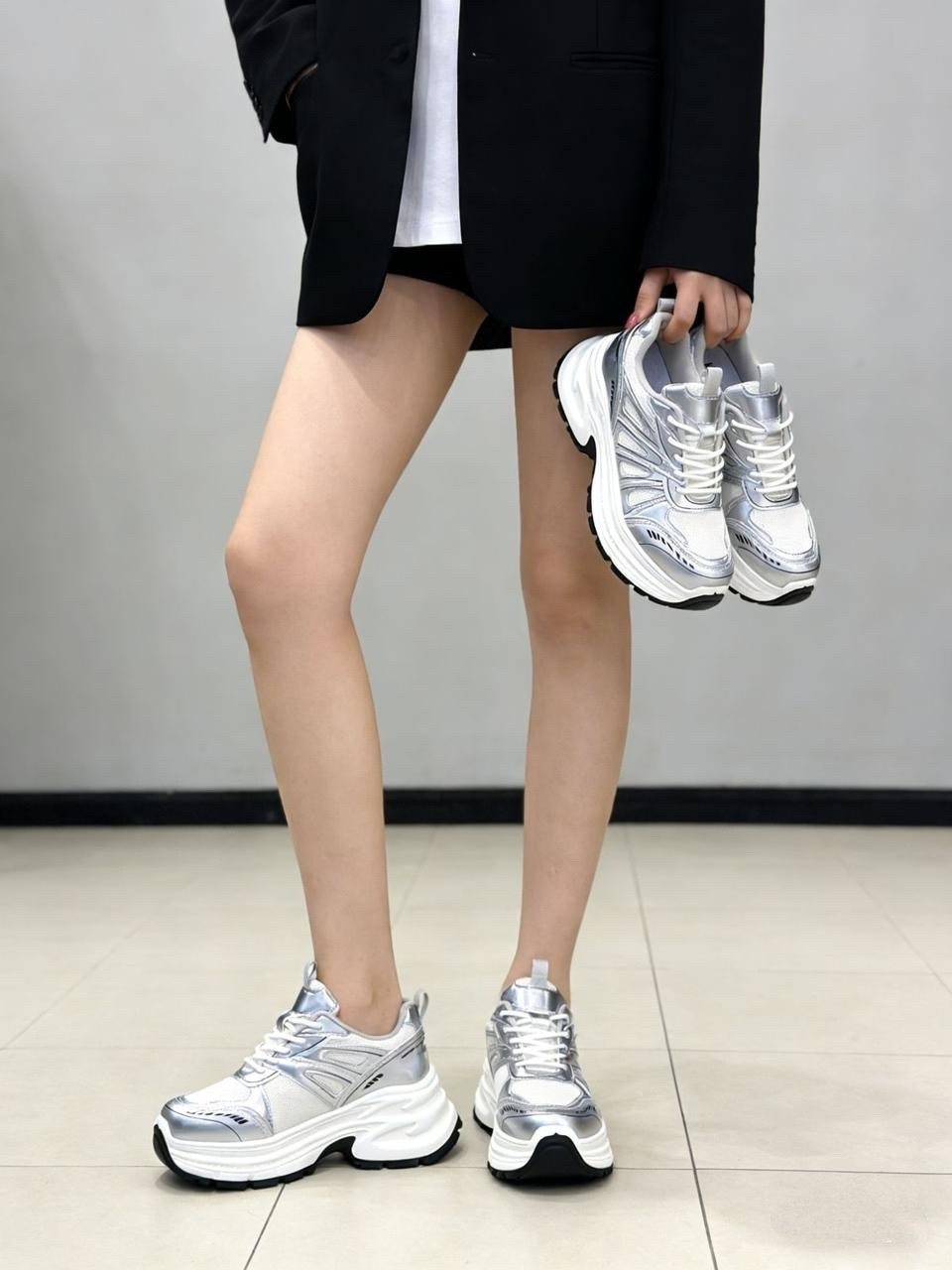 кроссовки женские,серебряные кроссовки,кроссовки,массивные кроссовки,женские массивные кроссовки