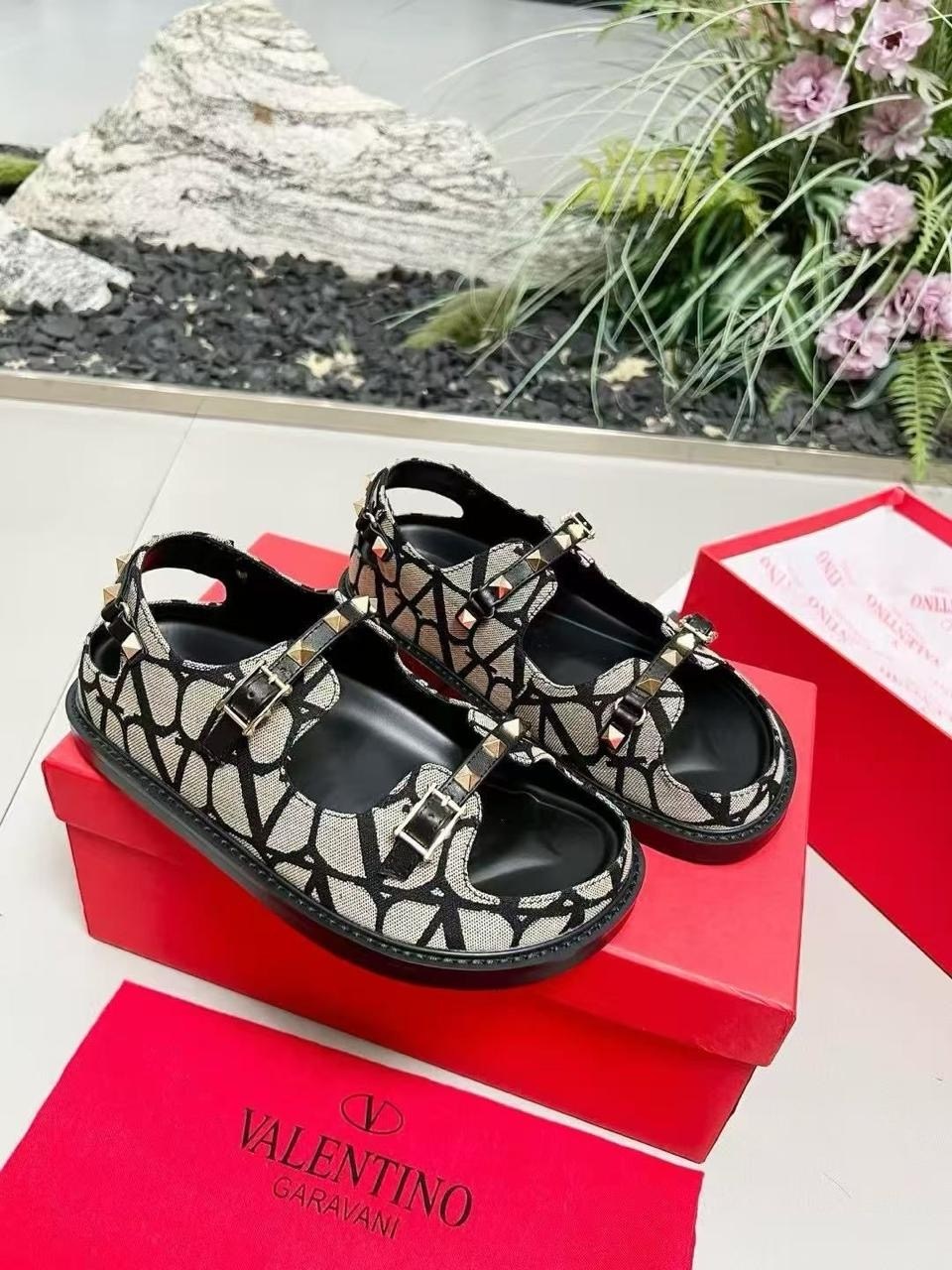 сандалии valentino,босоножки valentino,женские сандалии,сандалии,сандалии celine 2026