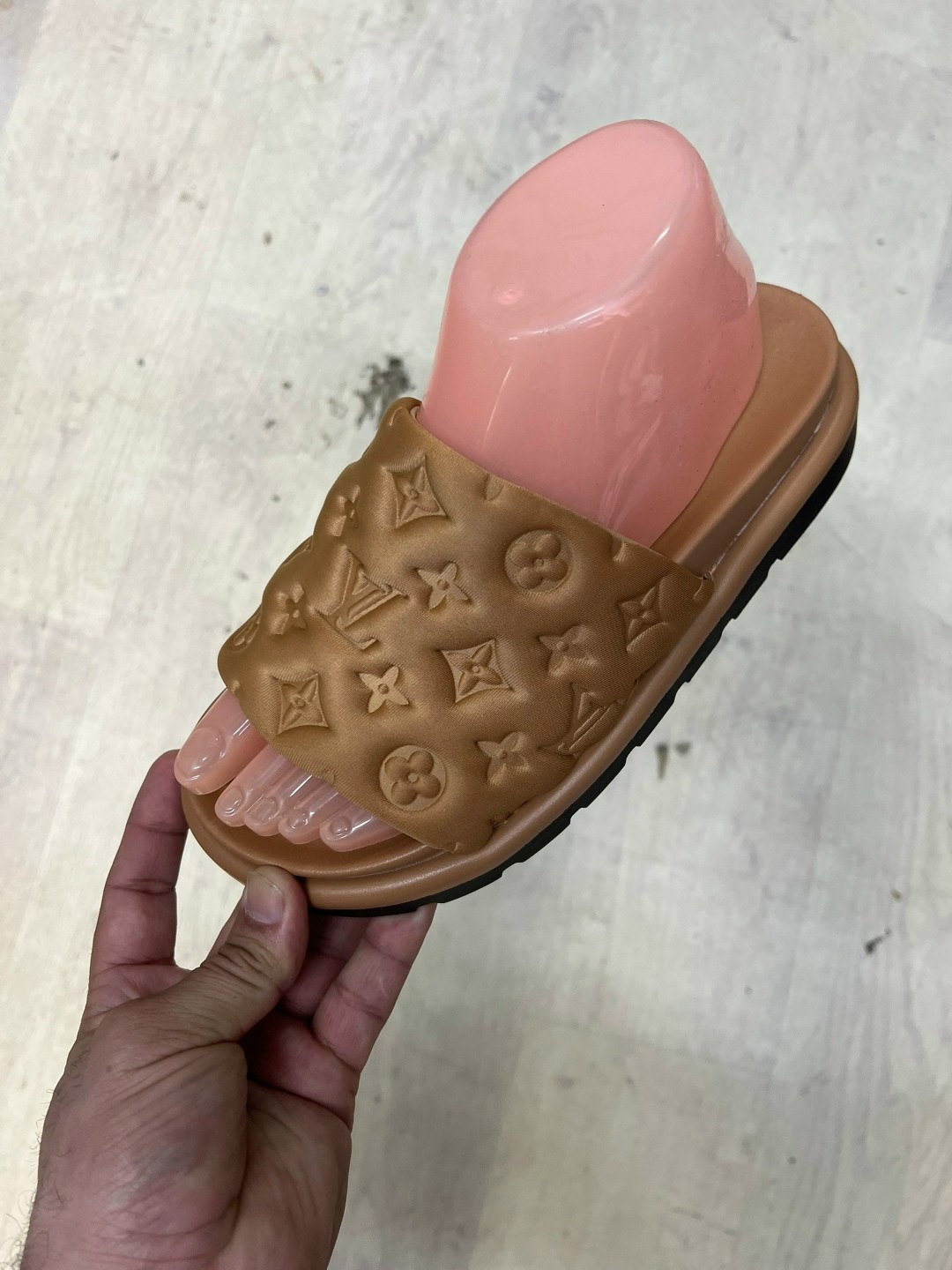 тапочки гуччи женские,,шлепанцы женские,шлепанцы gucci женские,шлепки гуччи женские