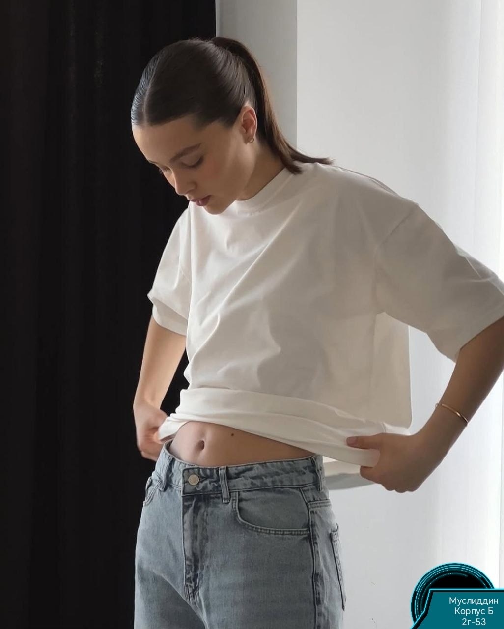 белая укороченная футболка oversize gloria jeans,белая укороченная футболка глория джинс,футболка укороченная оверсайз кроп топ,футболки женская,женская футболка оверсайз