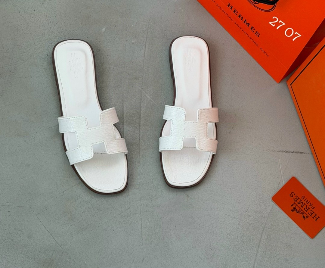 шлепки hermes женские,шлепки гермес женские,женские кожаные шлепки hermes oran коричневые,шлепки эрмес,шлепки hermes oran