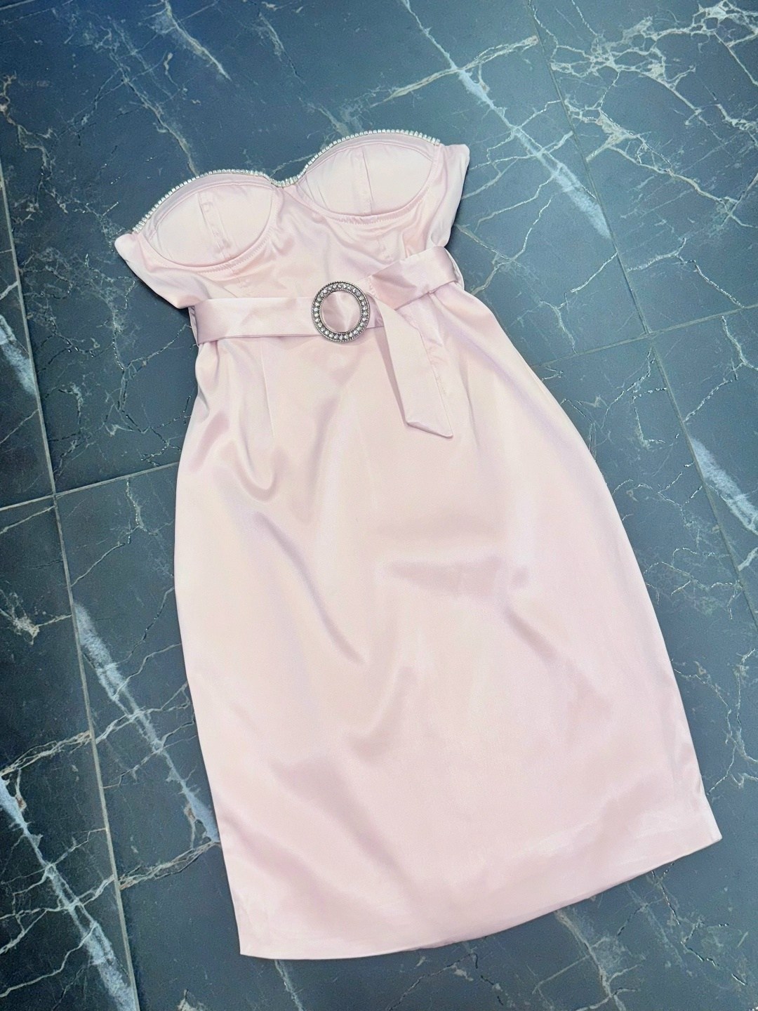 бандажное платье лав репаблик,атласное платье,атласное мини платье,женское платье,облегающее атласное платье