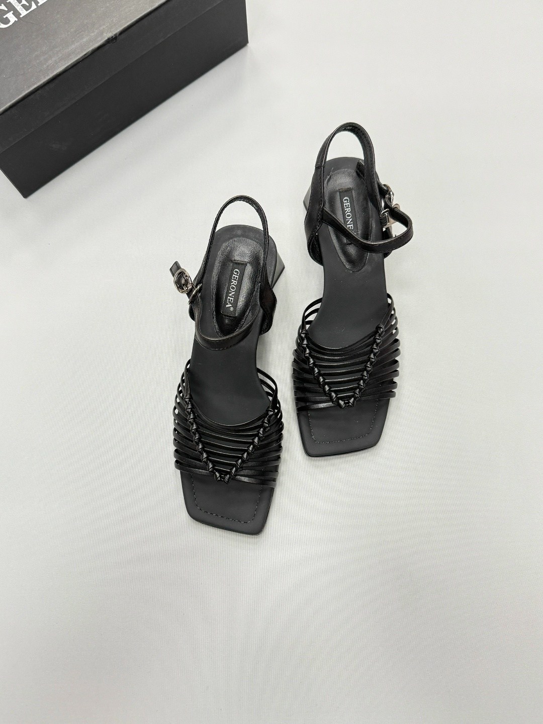 ,босоножки женские,босоножки открытые,босоножки на каблуках,босоножки черные