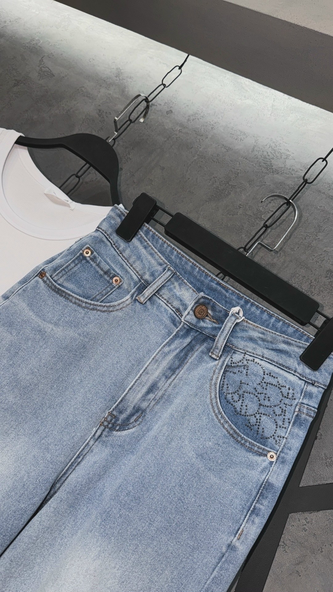 джинсы женские,модные джинсы,джинсы со стразами,джинсовые брюки,женские джинсы со стразами