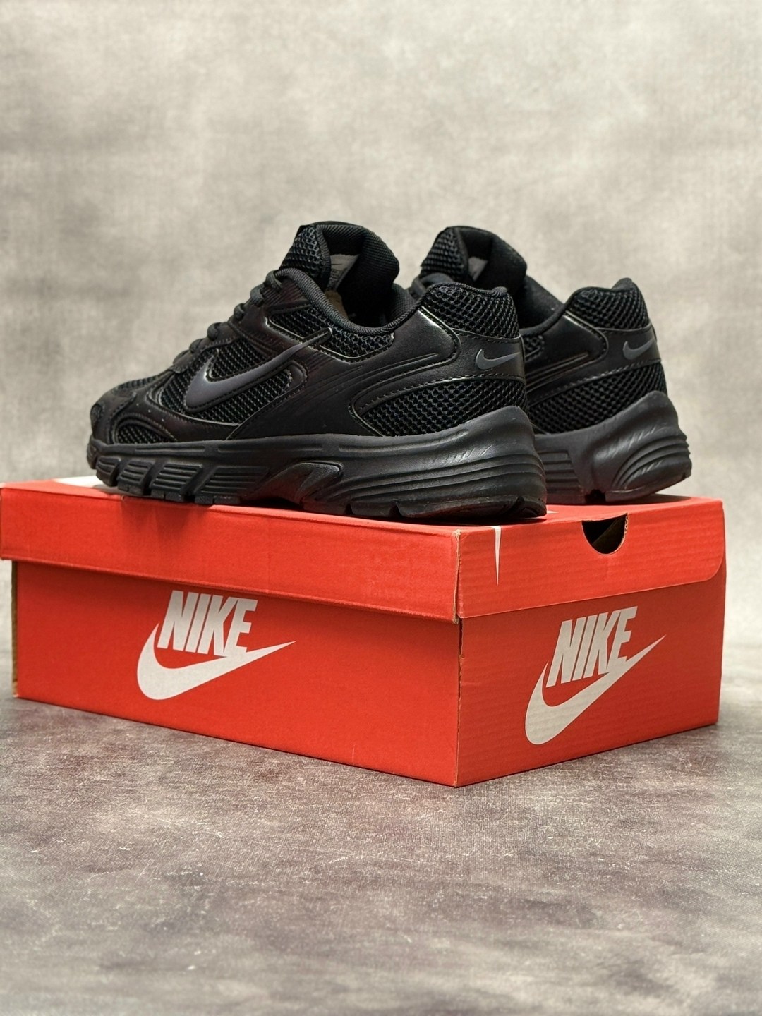 nike initiator кроссовки мужчины,кроссовки nike,женские кроссовки nike initiator серебристого цвета,кроссовки nike initiator,мужские кроссовки найк