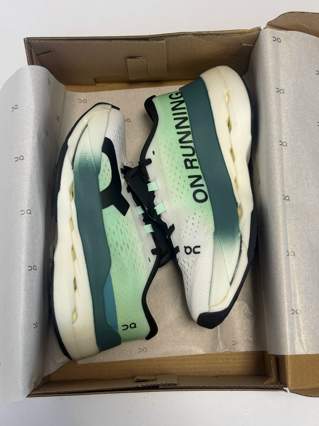 кроссовки,женские кроссовки,кроссовки для бега,кроссовка,оригинальные кроссовки