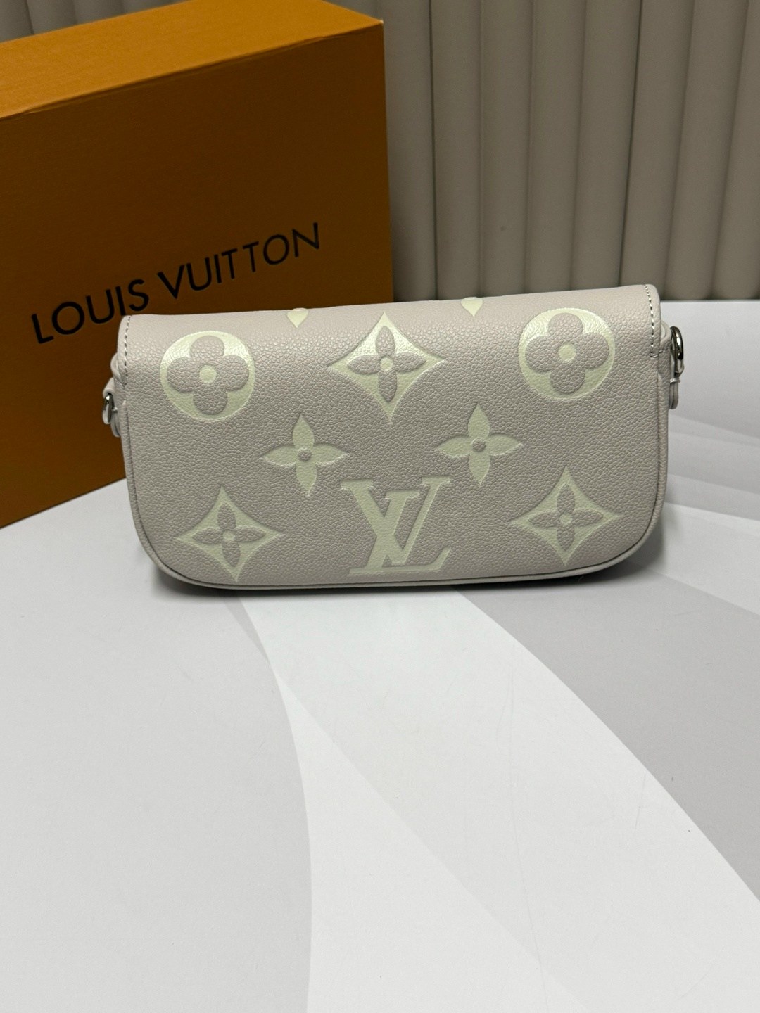 louis vuitton сумка на плечо,сумка женская louis vuitton,сумка louis vuitton,брендовые сумочки,модная женская сумка