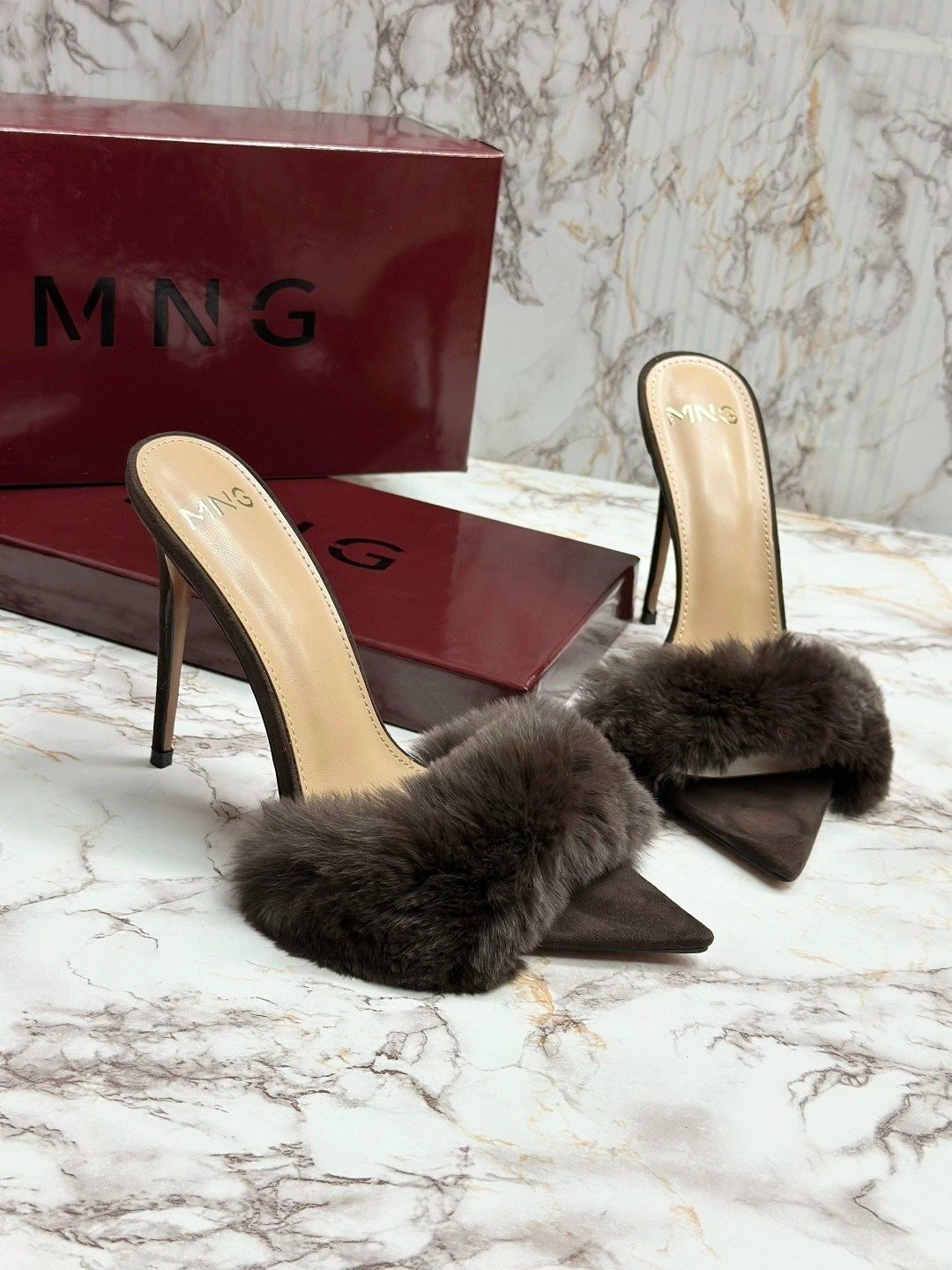 босоножки с мехом,меховые туфли,меховые босоножки,меховые шлепанцы,мюли с мехом