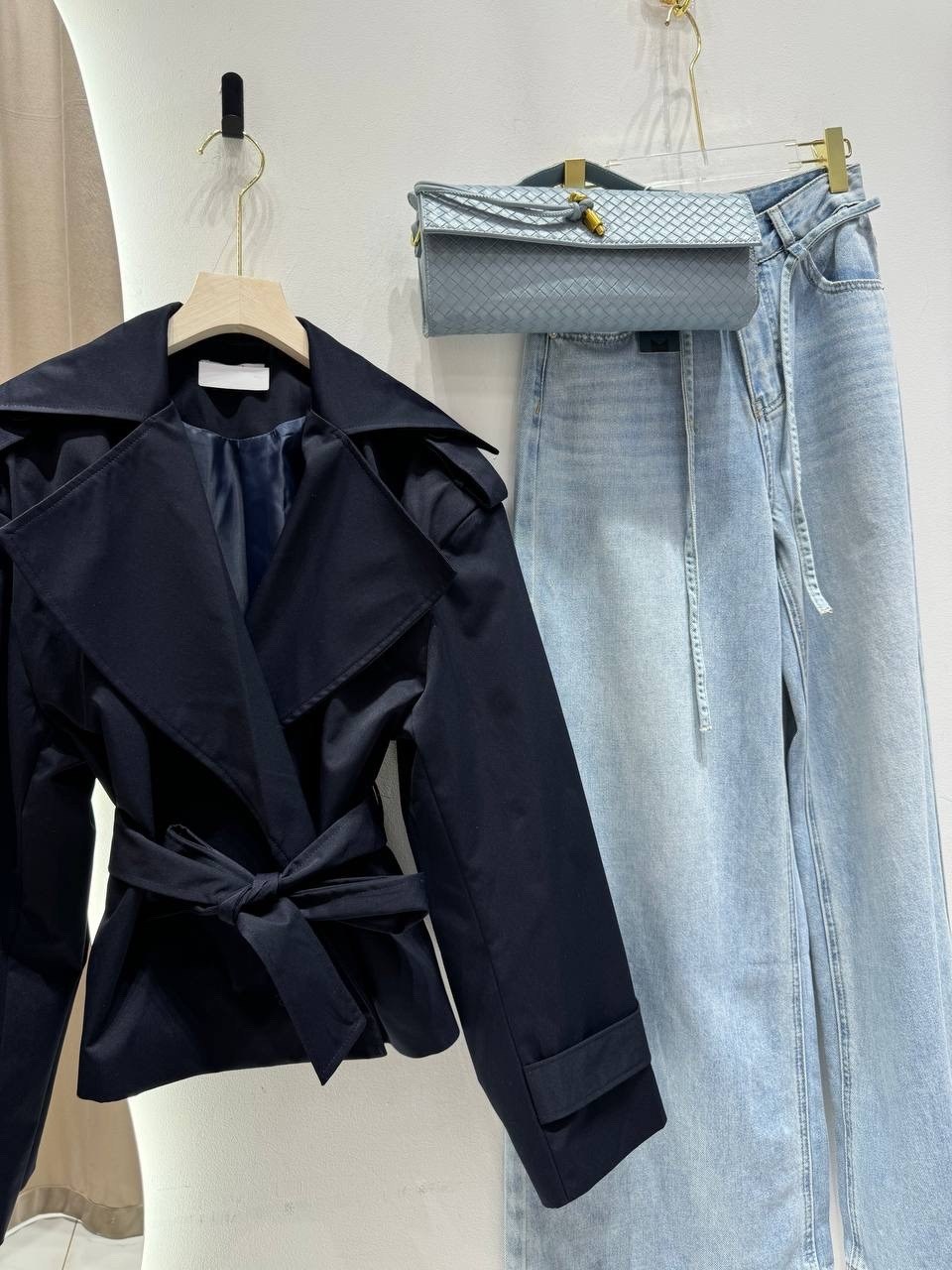 тренч с поясом,тренч короткий,одежда стильная,стильные наряды