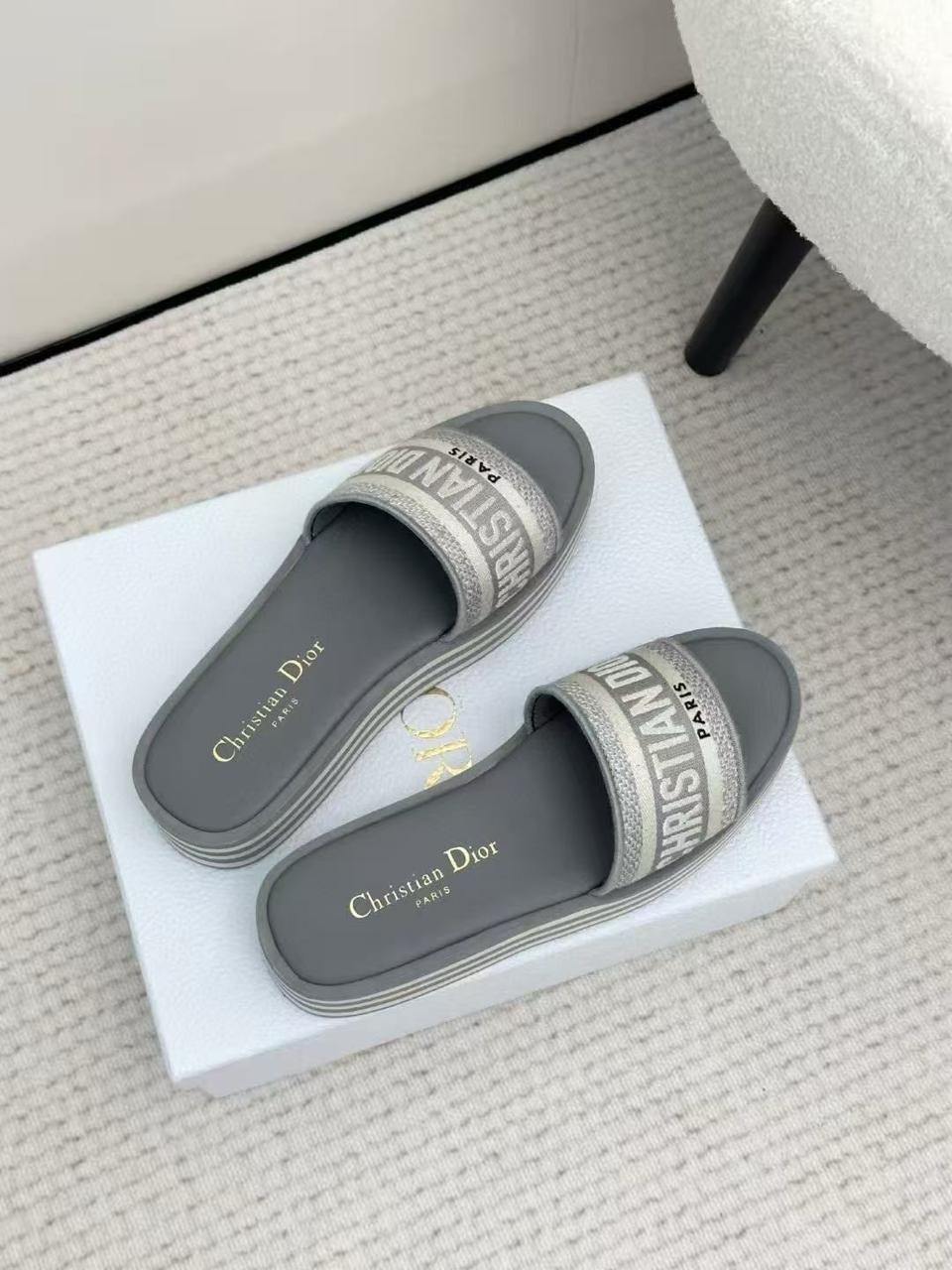 шлепанцы женские christian dior,шлепанцы кристиан диор,шлепанцы christian dior,dior dway шлепанцы,шлепанцы женские