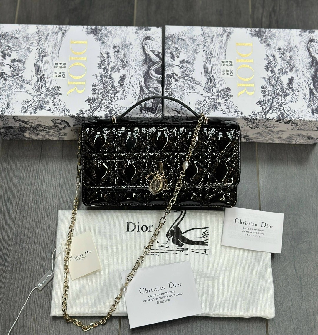 сумка dior,christian dior бежевая кожаная сумка через плечо caro для женщин,cумка christian dior,сумка женская dior,сумка christian dior через плечо