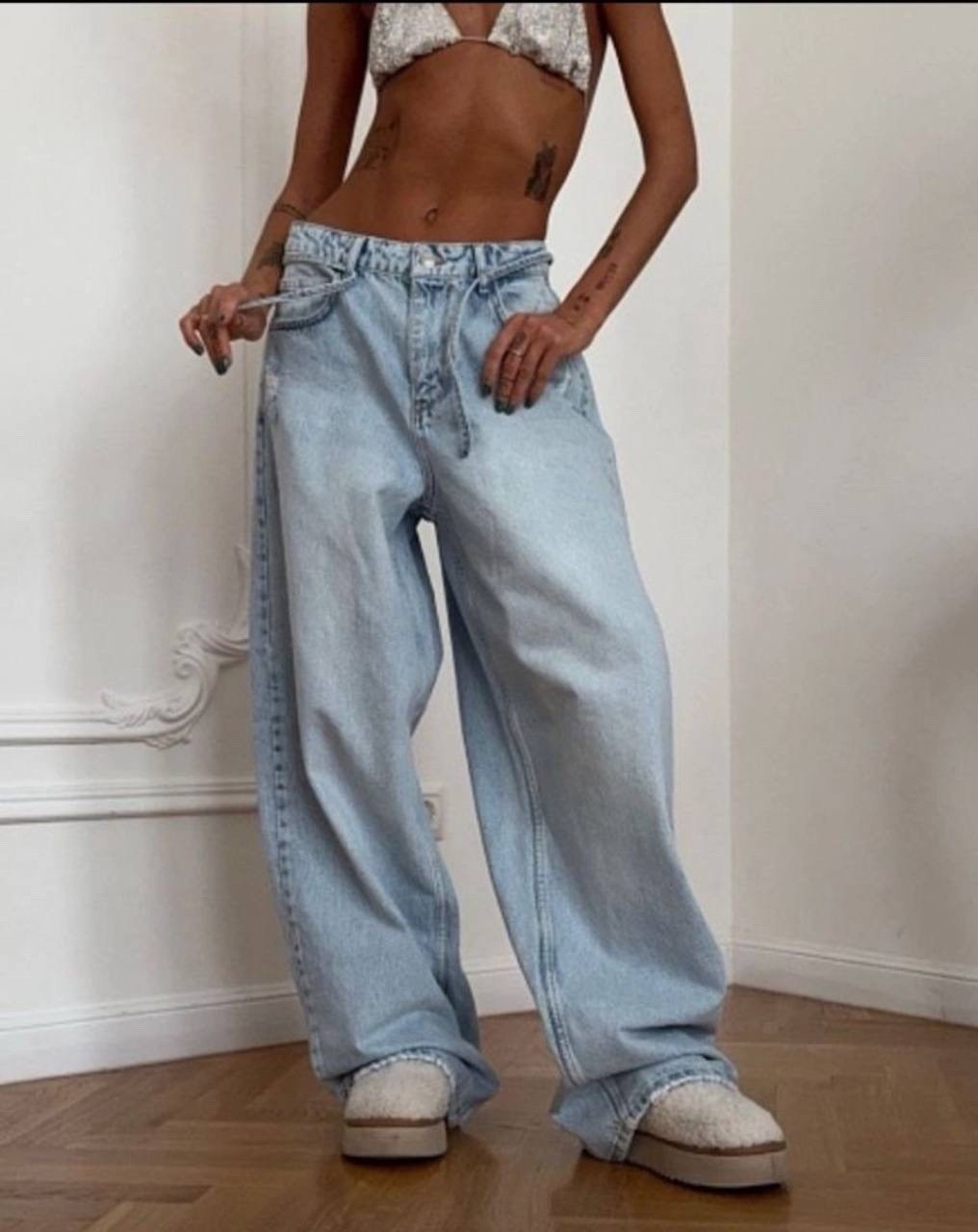 стильные джинсы,стильные женские джинсы,джинсы женские,джинсы широкие