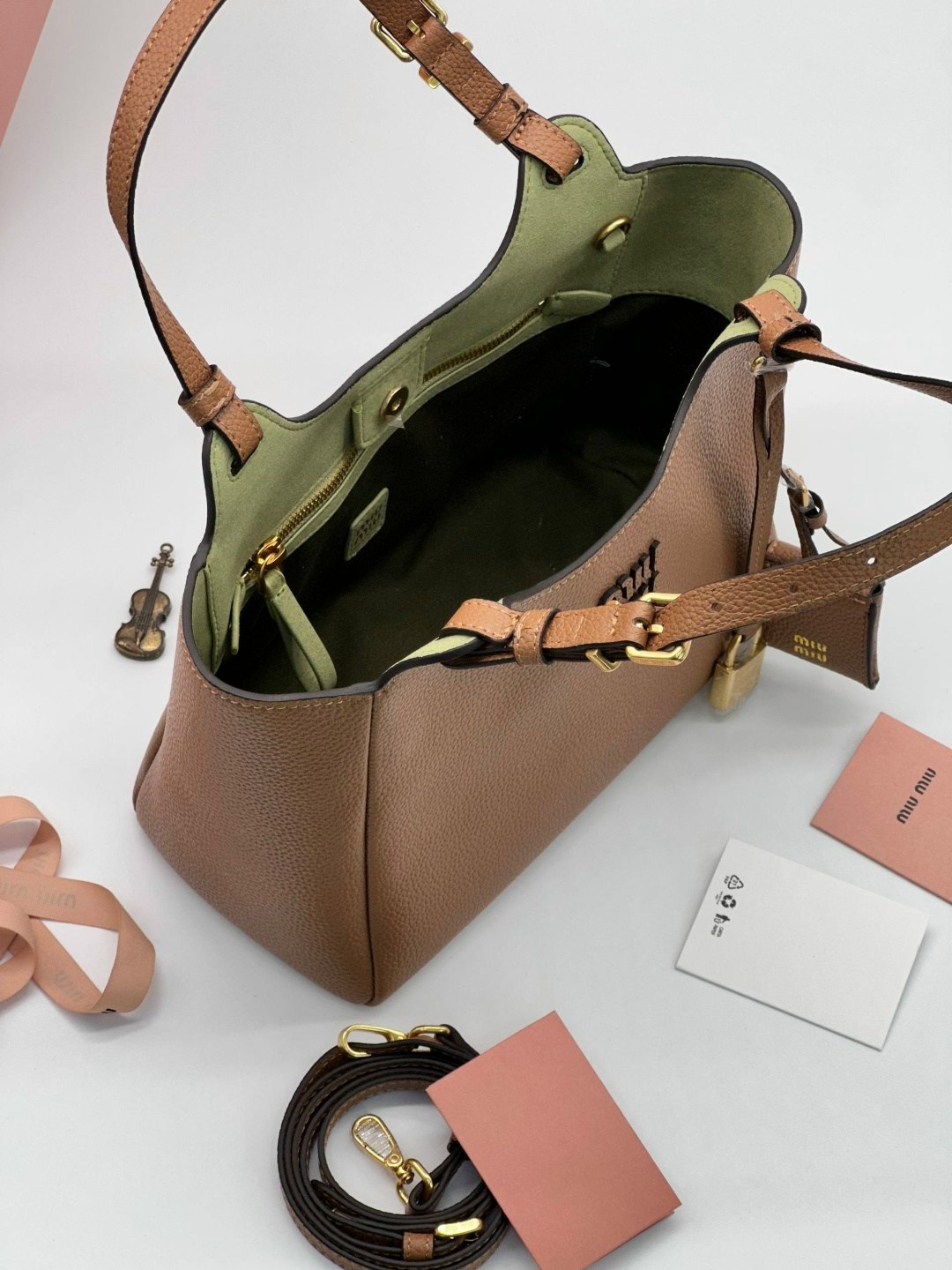 сумка,сумка женская miu miu,сумки miu miu,брендовая женская сумка,женская сумка