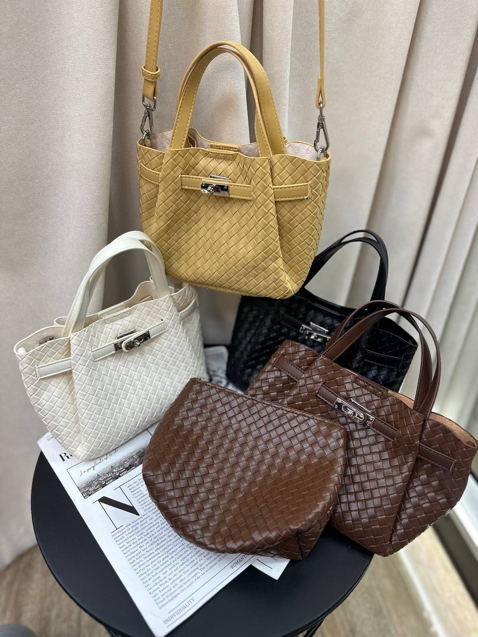 модная женская сумка,стильные костюмы,модная сумка,стильные образы