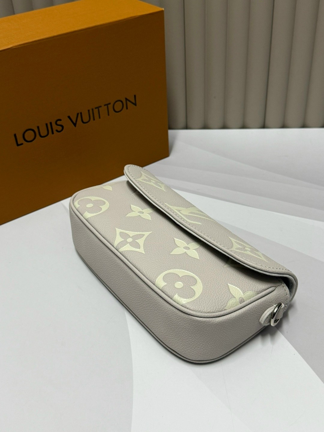 louis vuitton сумка на плечо,сумка женская louis vuitton,сумка louis vuitton,брендовые сумочки,модная женская сумка