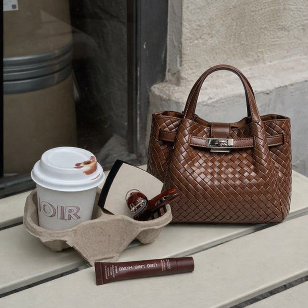 модная женская сумка,стильные костюмы,модная сумка,стильные образы