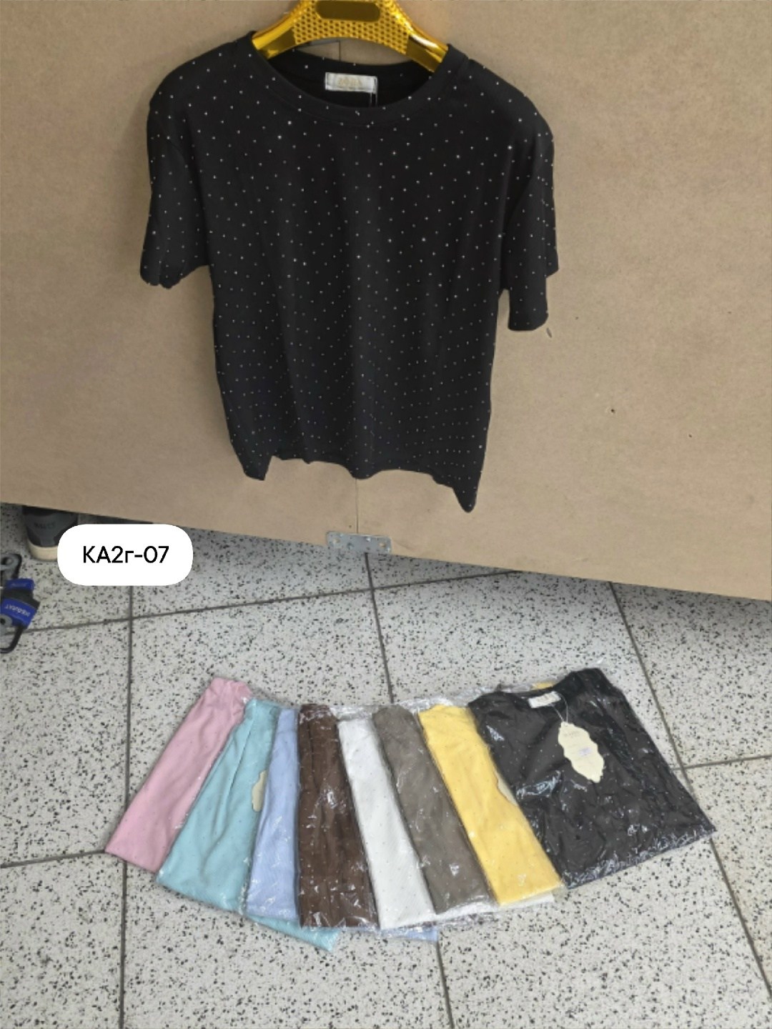 футболки женская,футболка со стразами,женская футболка со стразами,кофта с пайетками,футболки модные