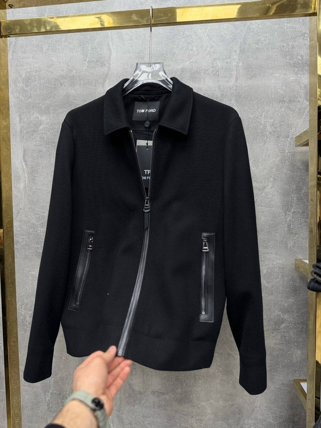 повседневная куртка,легкая куртка,белая куртка,куртка с воротником,куртка