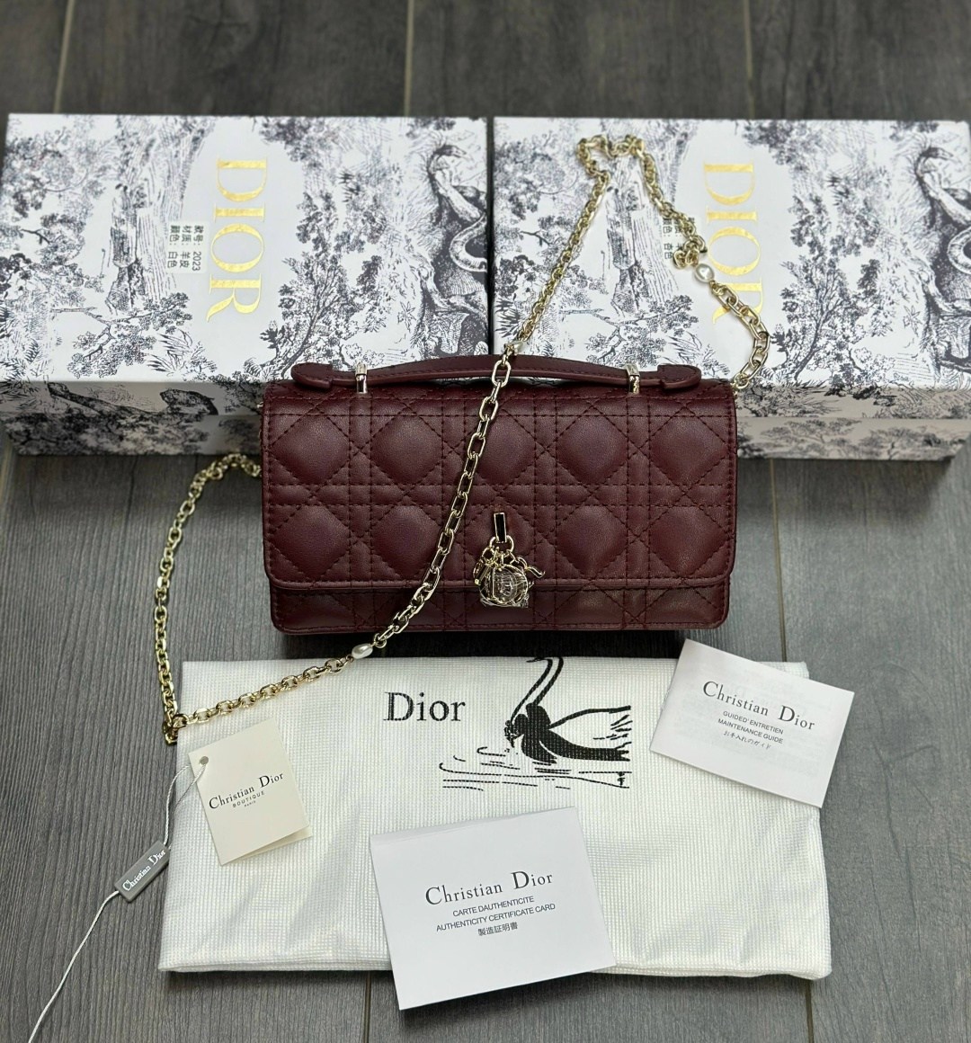 сумка dior,christian dior бежевая кожаная сумка через плечо caro для женщин,cумка christian dior,сумка женская dior,сумка christian dior через плечо