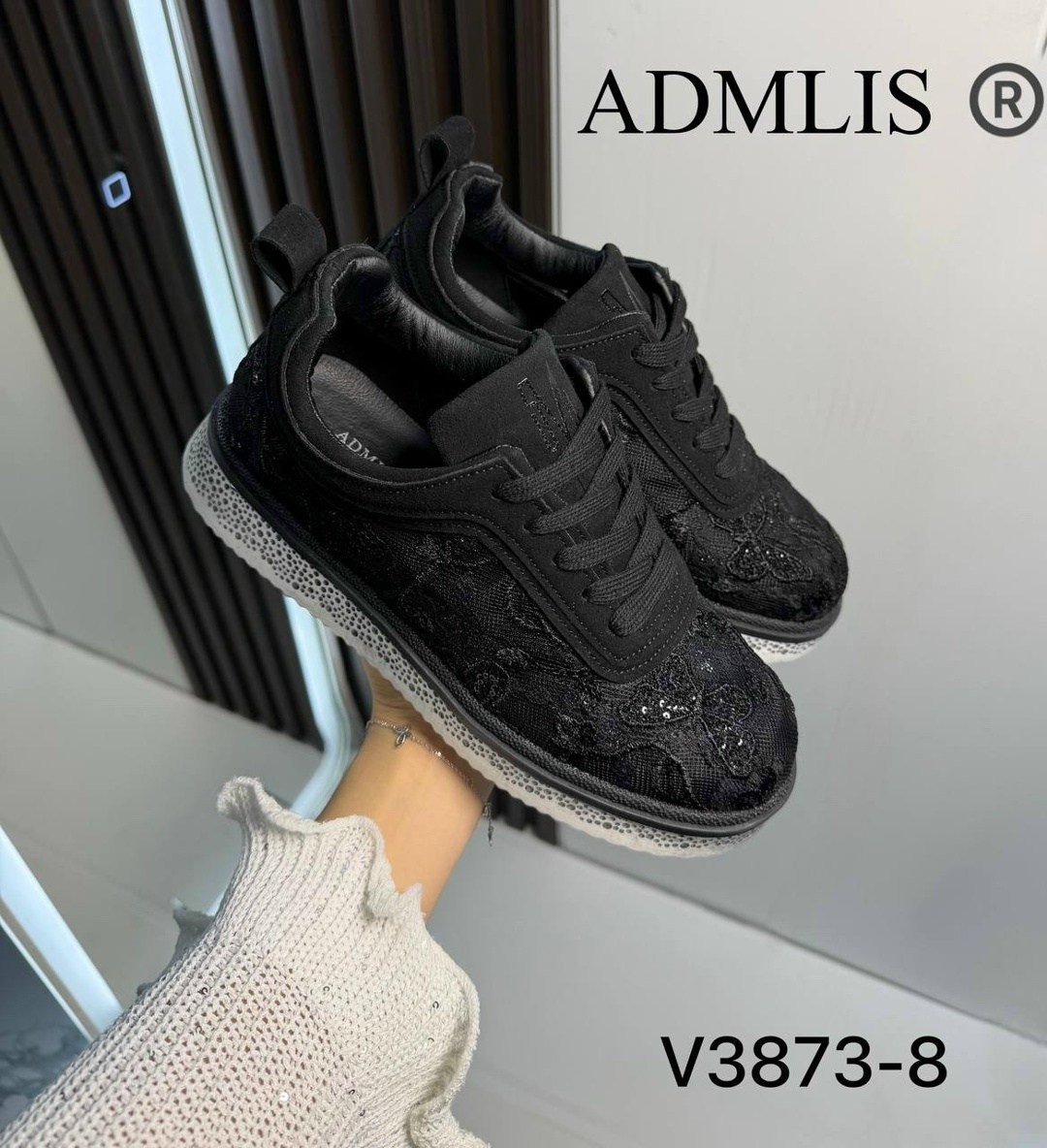 , женская,спортивная ,обуви,женские кроссовки