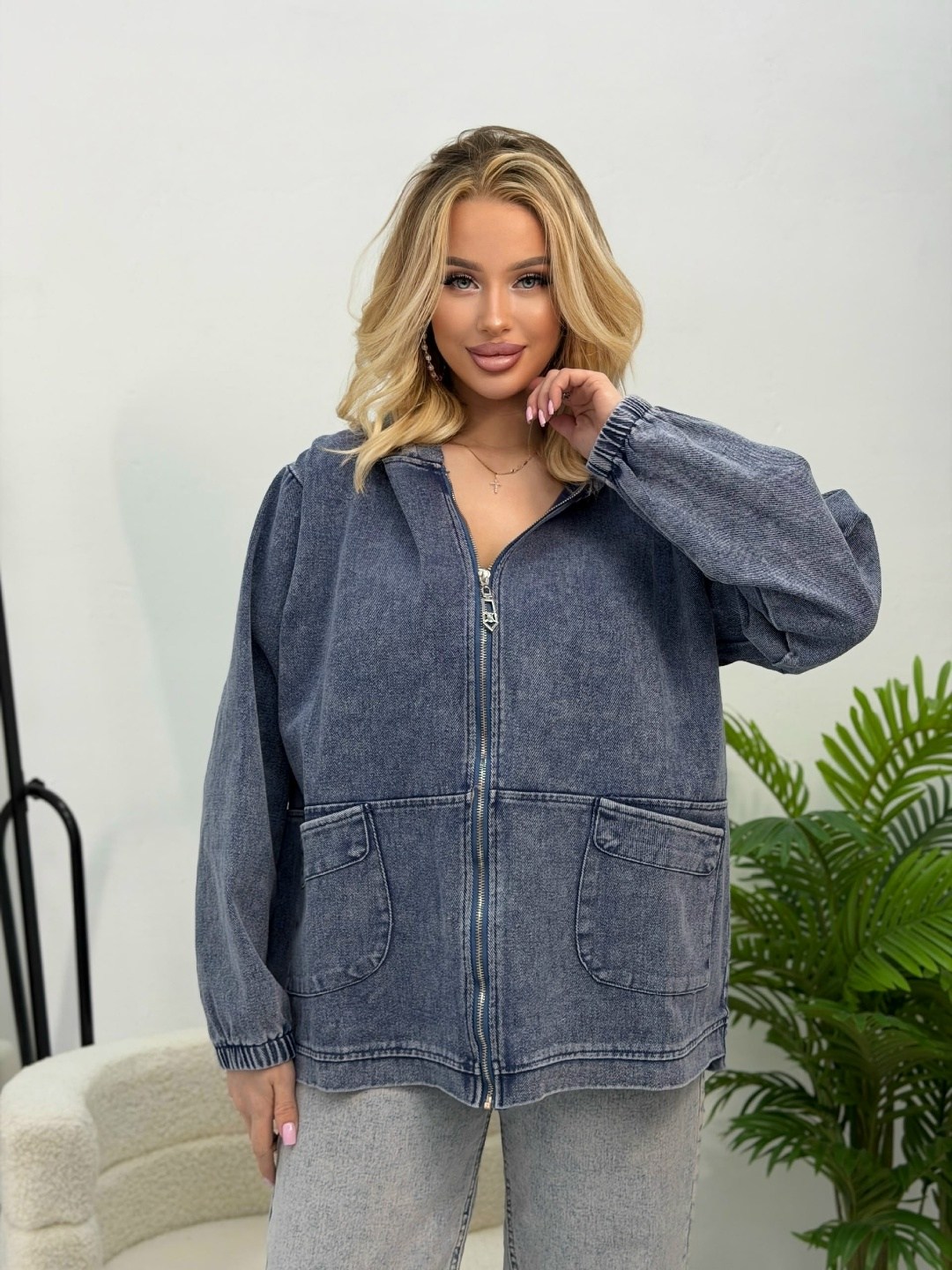 куртка джинсовая женская,куртка женская,джинсовая куртка,куртка джинсовая с капюшоном оверсайз,куртка