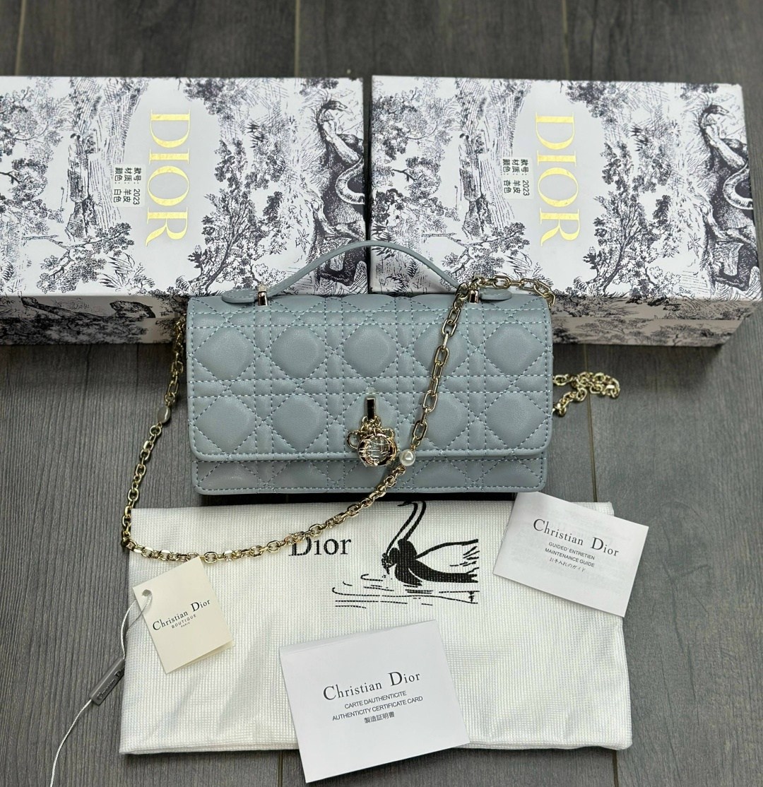 сумка dior,christian dior бежевая кожаная сумка через плечо caro для женщин,cумка christian dior,сумка женская dior,сумка christian dior через плечо