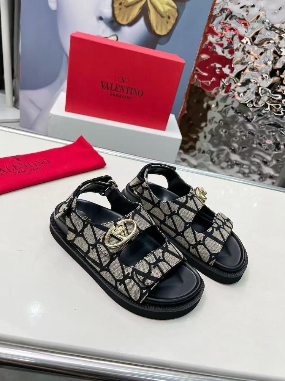 сандалии valentino,босоножки valentino,босоножки balenciaga,сандалии balenciaga,женские сандалии