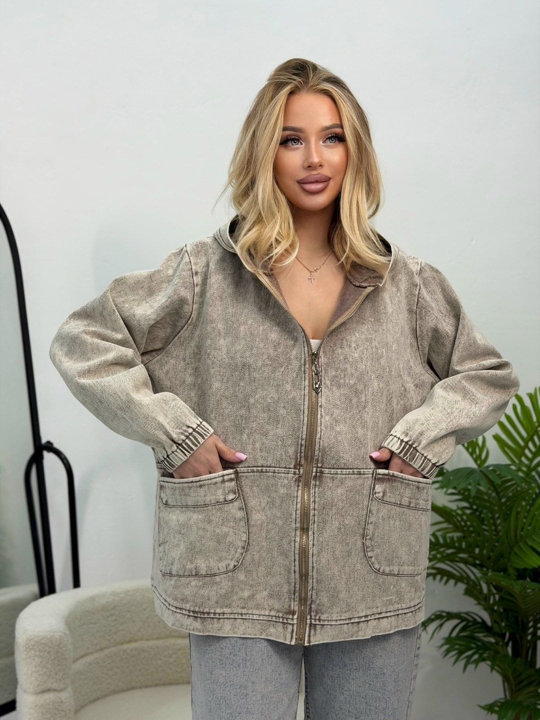 куртка джинсовая женская,куртка женская,джинсовая куртка,куртка джинсовая с капюшоном оверсайз,куртка