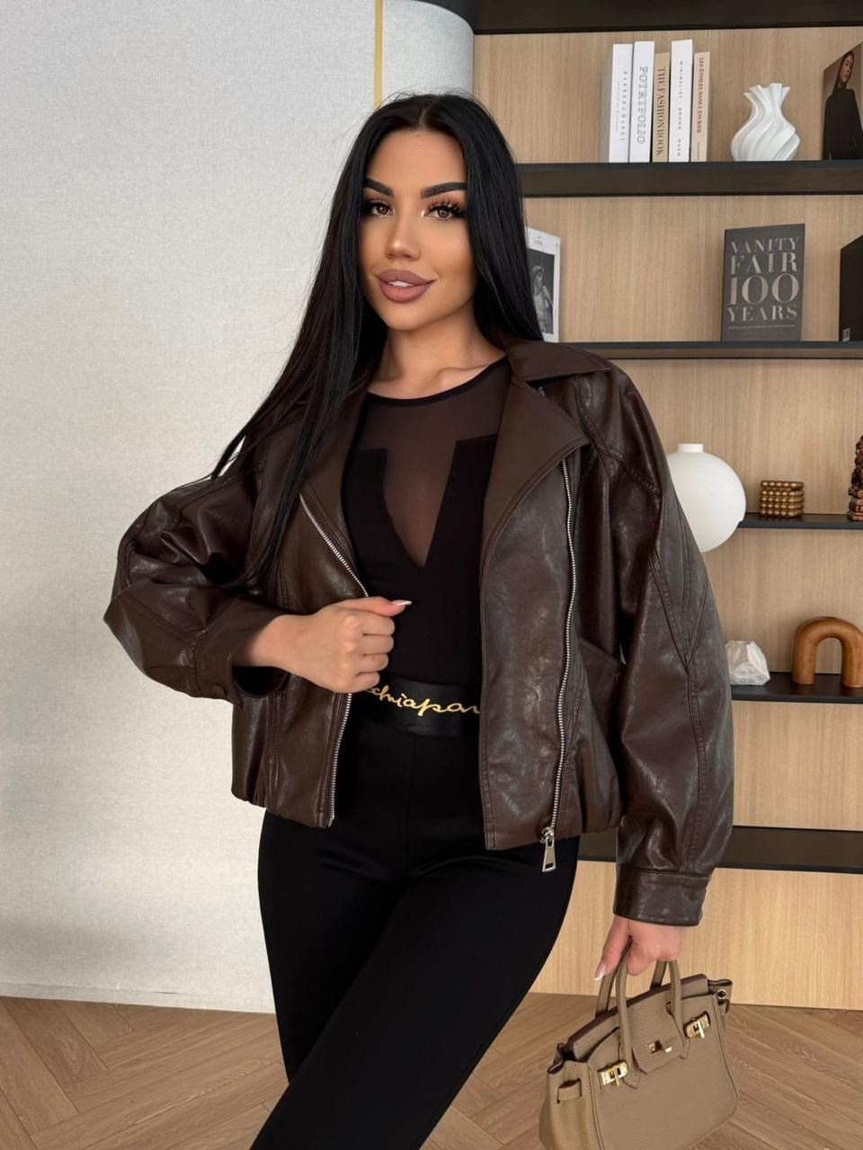 женская куртка кожаная оверсайз короткая okssana firsanova,косуха куртка кожаная оверсайз chauzi,женская кожаная куртка,кожаная куртка,женская куртка кожаная оверсайз короткая oksana firsanova