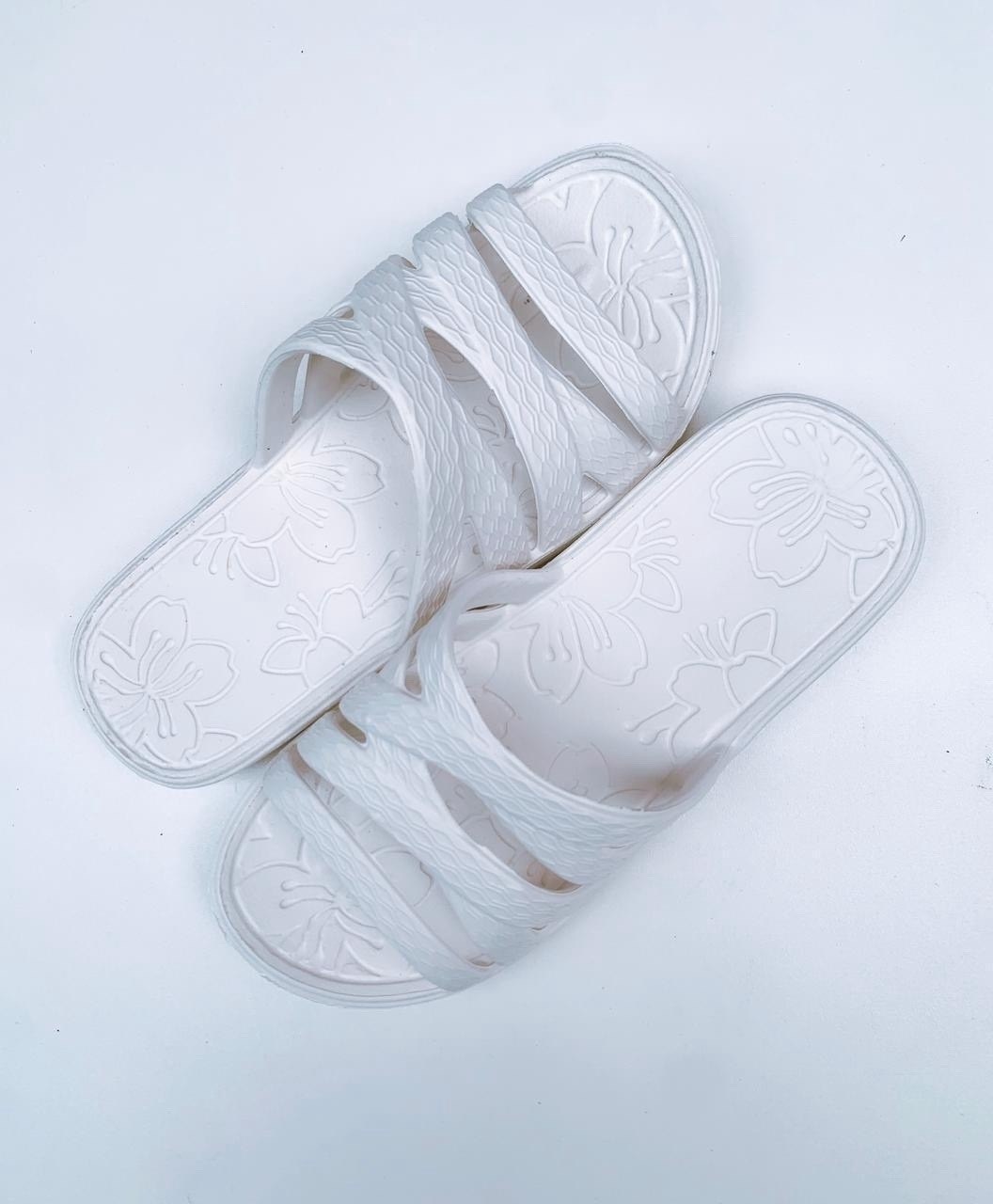 женские шлепанцы,белые шлепанцы,сланцы женские,белые тапочки,пантолеты женские