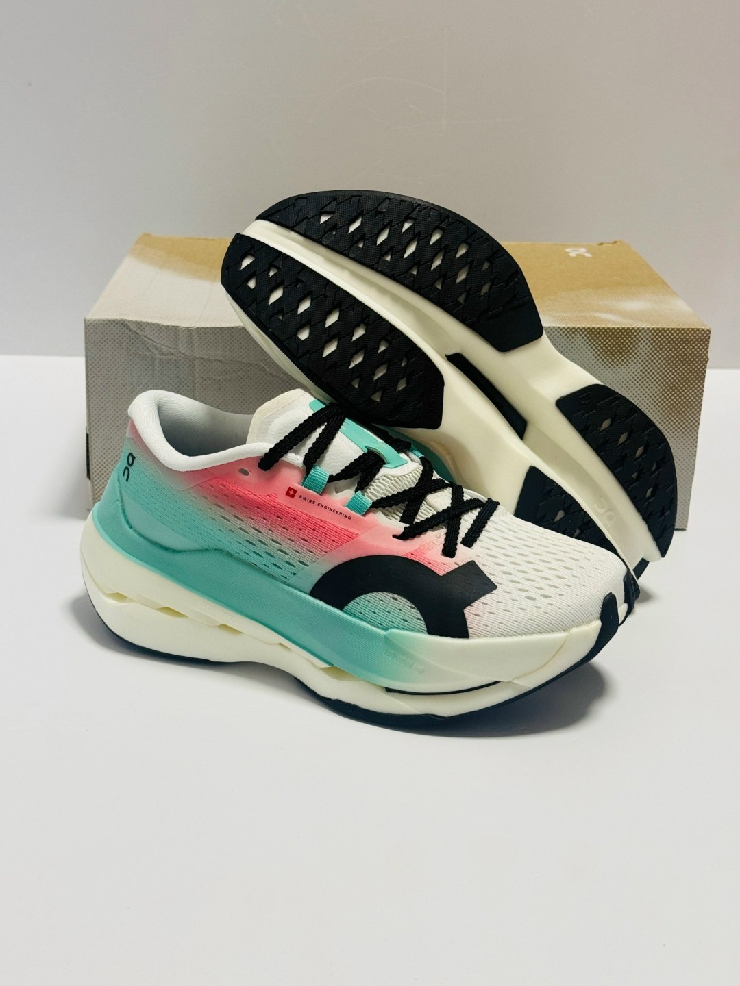 кроссовки,женские кроссовки,кроссовки женские беговые,кроссовки беговые,кроссовки on