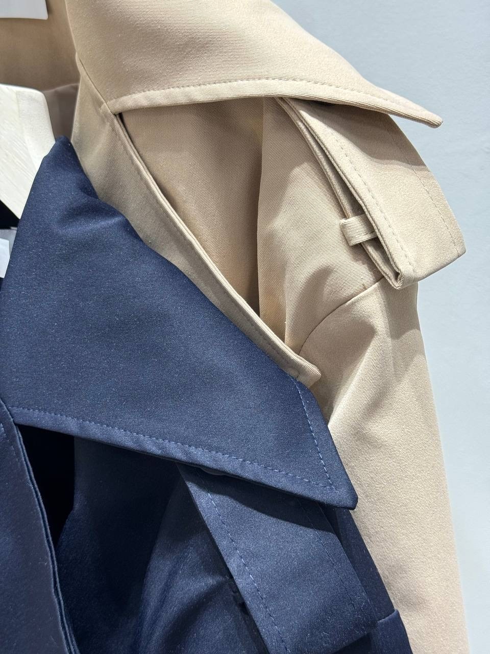 тренч с поясом,тренч короткий,одежда стильная,стильные наряды