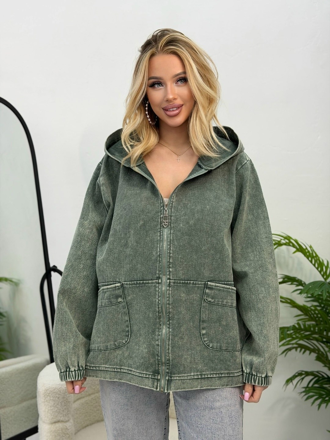 куртка джинсовая женская,куртка женская,джинсовая куртка,куртка джинсовая с капюшоном оверсайз,куртка