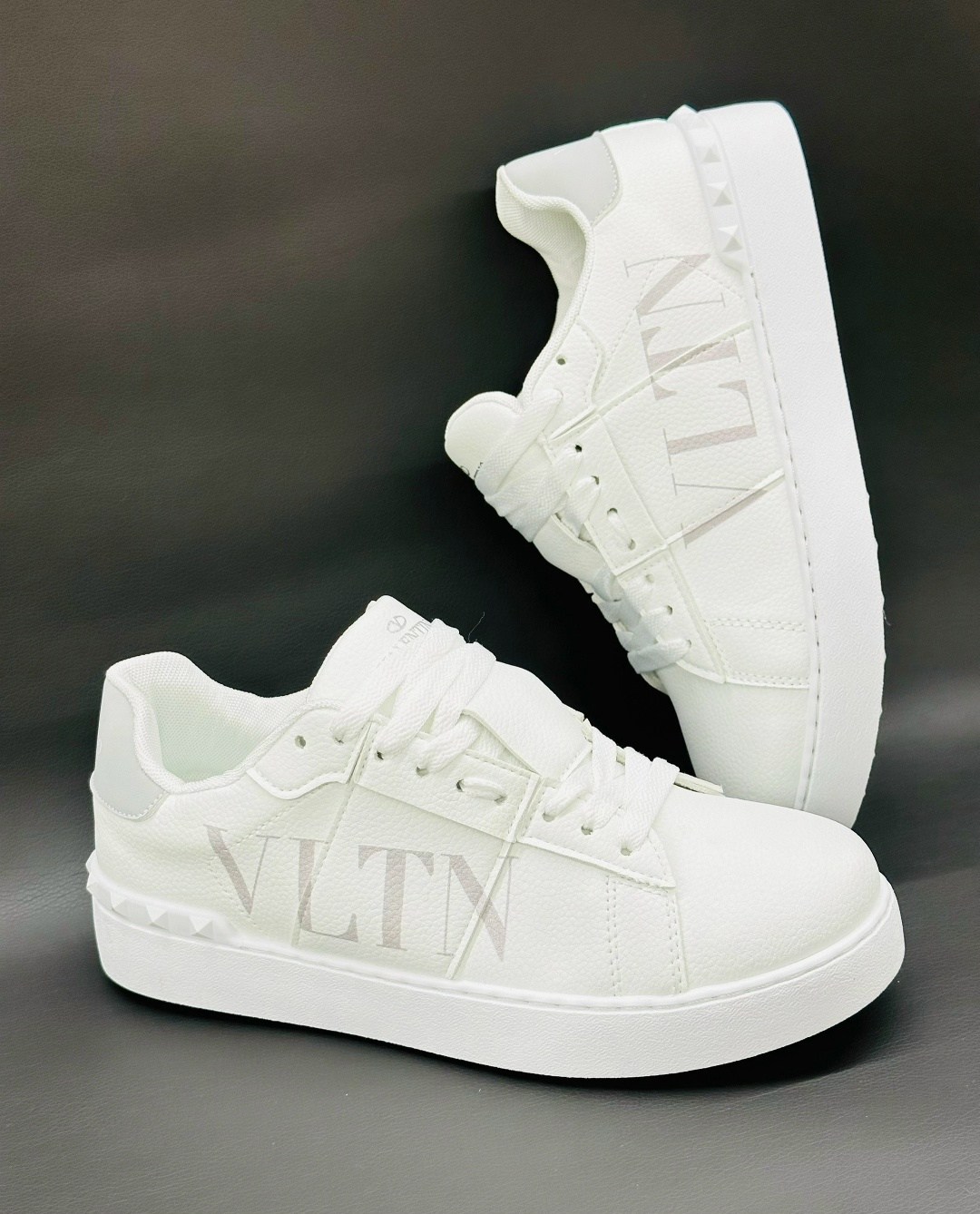 кроссовки женскиe,белые женские кроссовки,кеды женские,кроссовки с белой подошвой,белые кроссовки