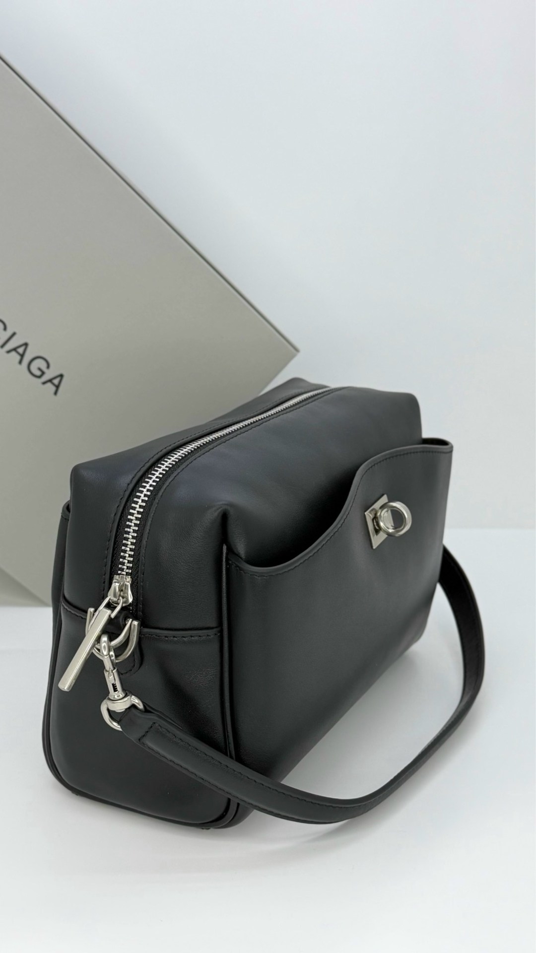 balenciaga сумка,сумка balenciaga rodeo,сумка баленсиага,balenciaga сумка женская,сумка balenciaga натуральная кожа 35-24 см