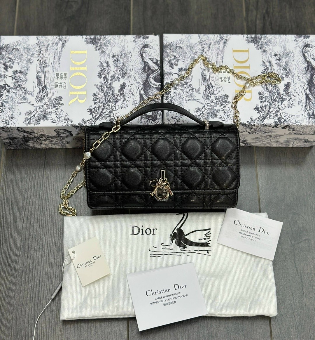 сумка dior,christian dior бежевая кожаная сумка через плечо caro для женщин,cумка christian dior,сумка женская dior,сумка christian dior через плечо