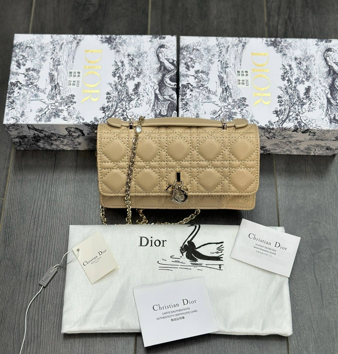 сумка dior,christian dior бежевая кожаная сумка через плечо caro для женщин,cумка christian dior,сумка женская dior,сумка christian dior через плечо