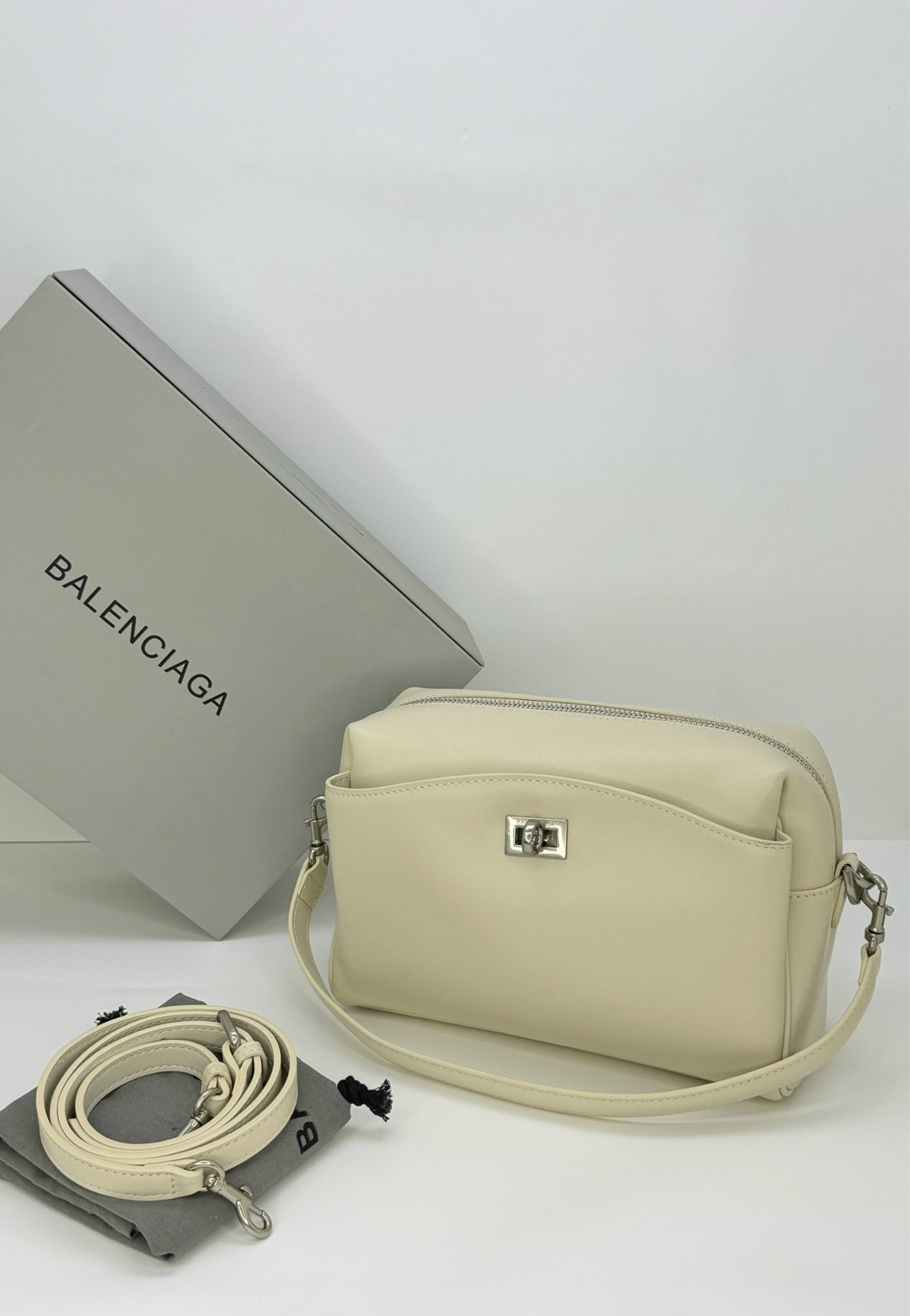 balenciaga сумка,сумка balenciaga rodeo,сумка баленсиага,balenciaga сумка женская,сумка balenciaga натуральная кожа 35-24 см