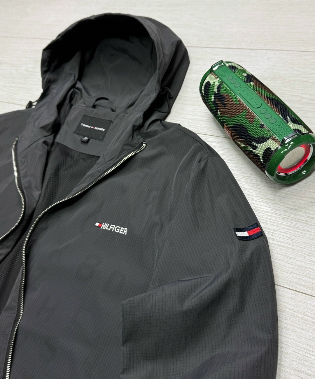 куртка tommy hilfiger мужская,куртка с капюшоном tommy hilfiger,демисезонная куртка,куртка tommy hilfiger,ветровка tommy hilfiger