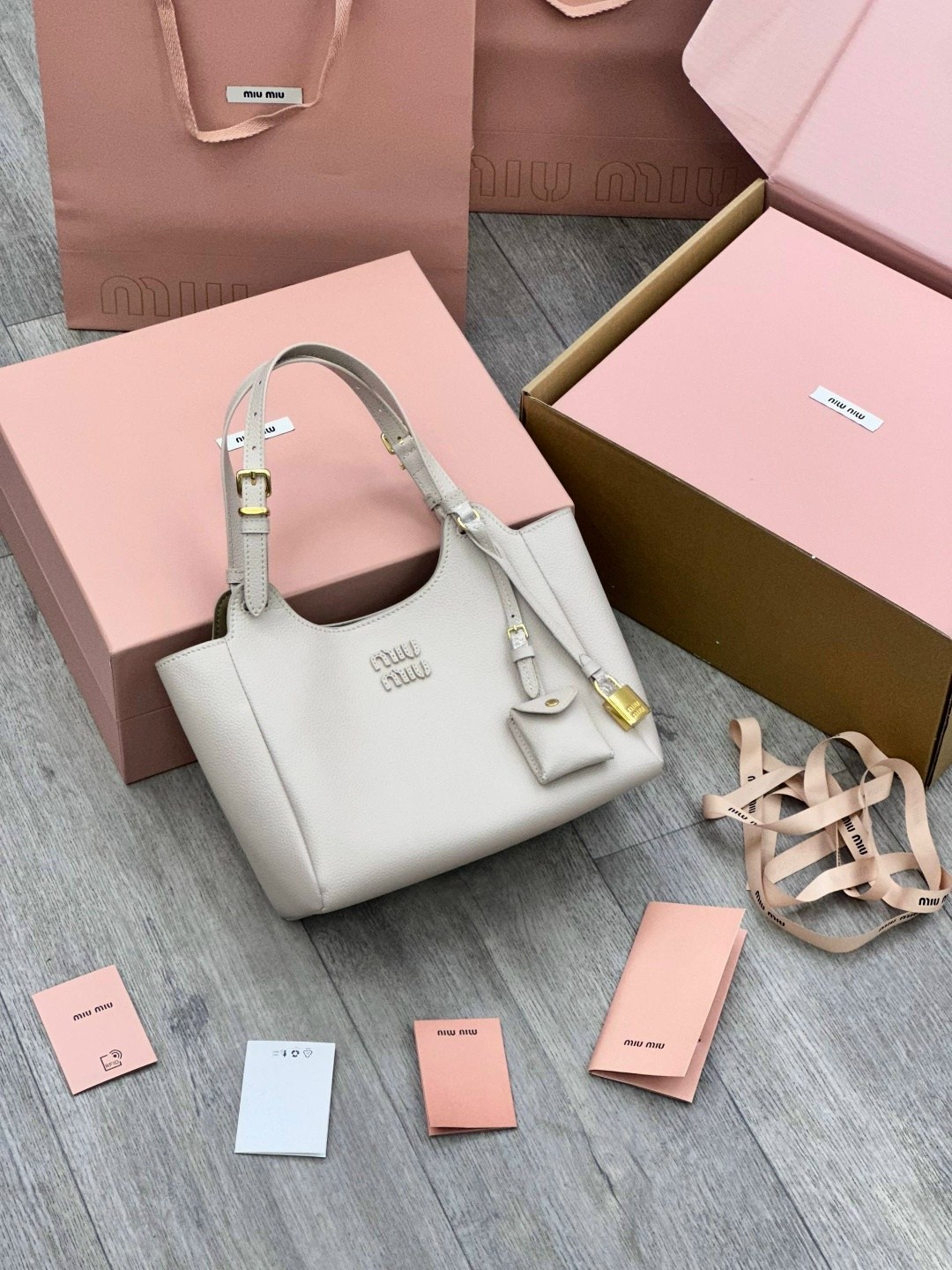 сумка женская miu miu,сумка,брендовые сумочки,женская сумка брендовая,сумки женская