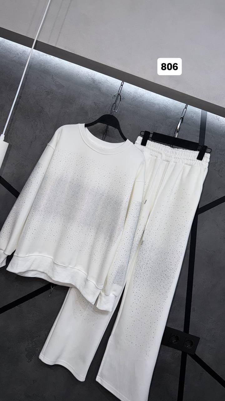 стильные костюмы,трикотажный костюм,костюм со стразами,белые костюмы,женские костюмы