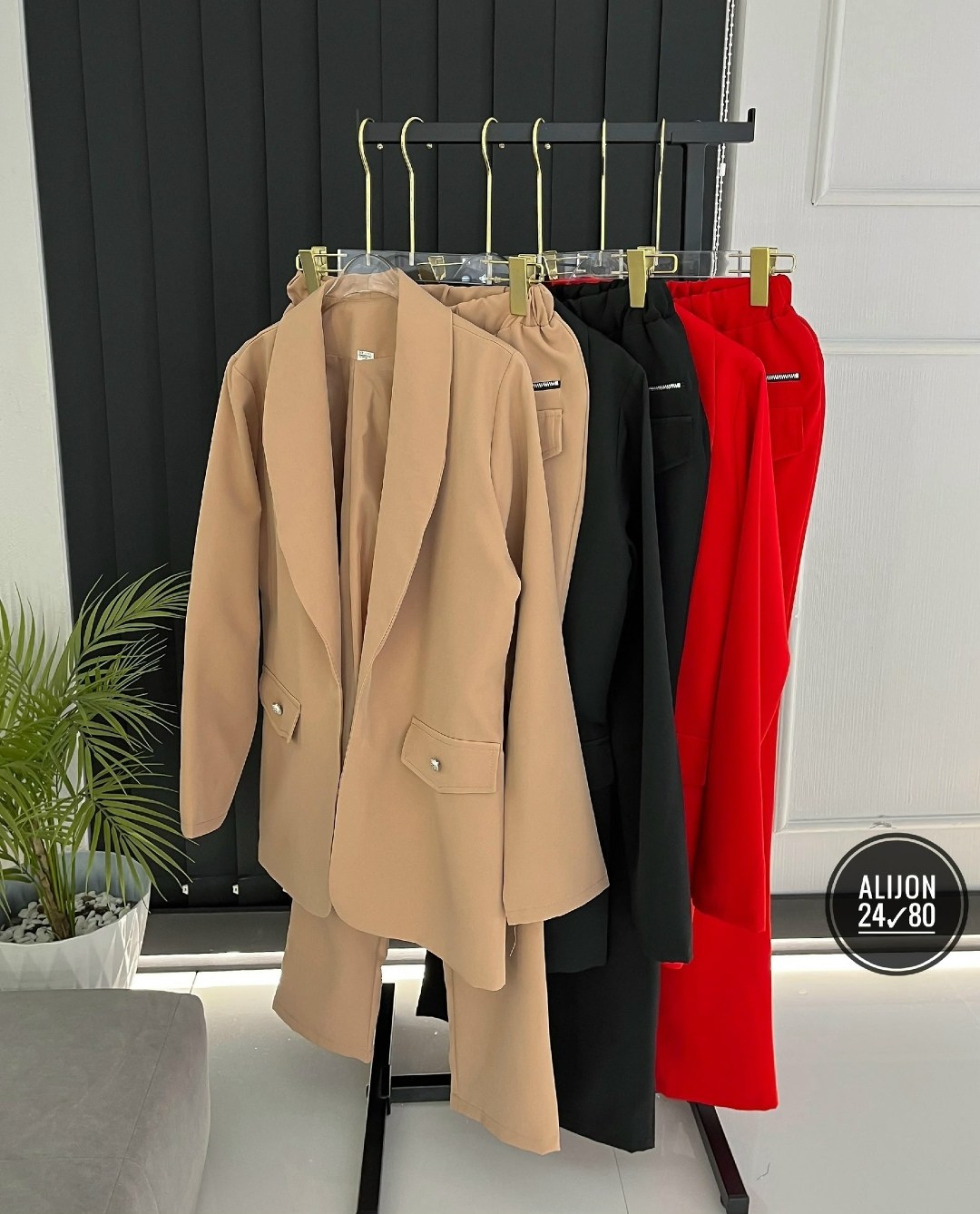 костюм женский брючный,брючный костюм,женский брючный костюм-двойка,женский красный брючный костюм,женский костюм