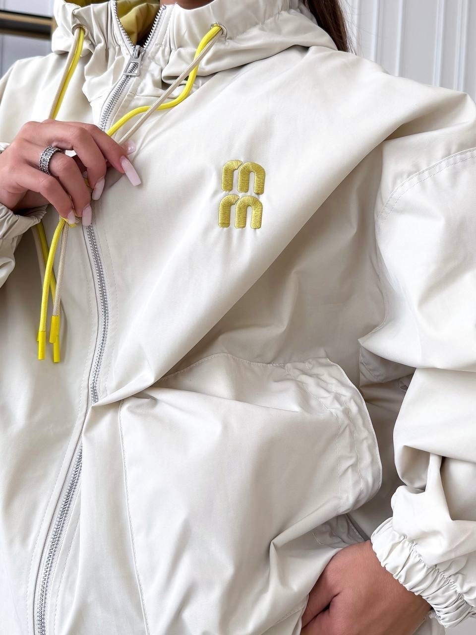 стильная куртка,ветровка,куртка,легкая куртка,женская куртка