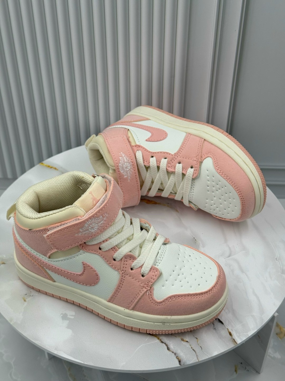 кроссовки nike air jordan 1,nike air jordan 1,nike air jordan 1 mid,кроссовки мальчику,модели обуви