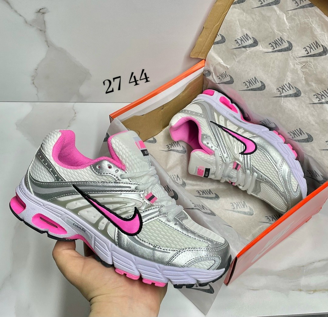 кроссовки nike initiator,кроссовки женские nike,кроссовки,женские беговые кроссовки initiator от finish line nike белый,женские кроссовки nike air max