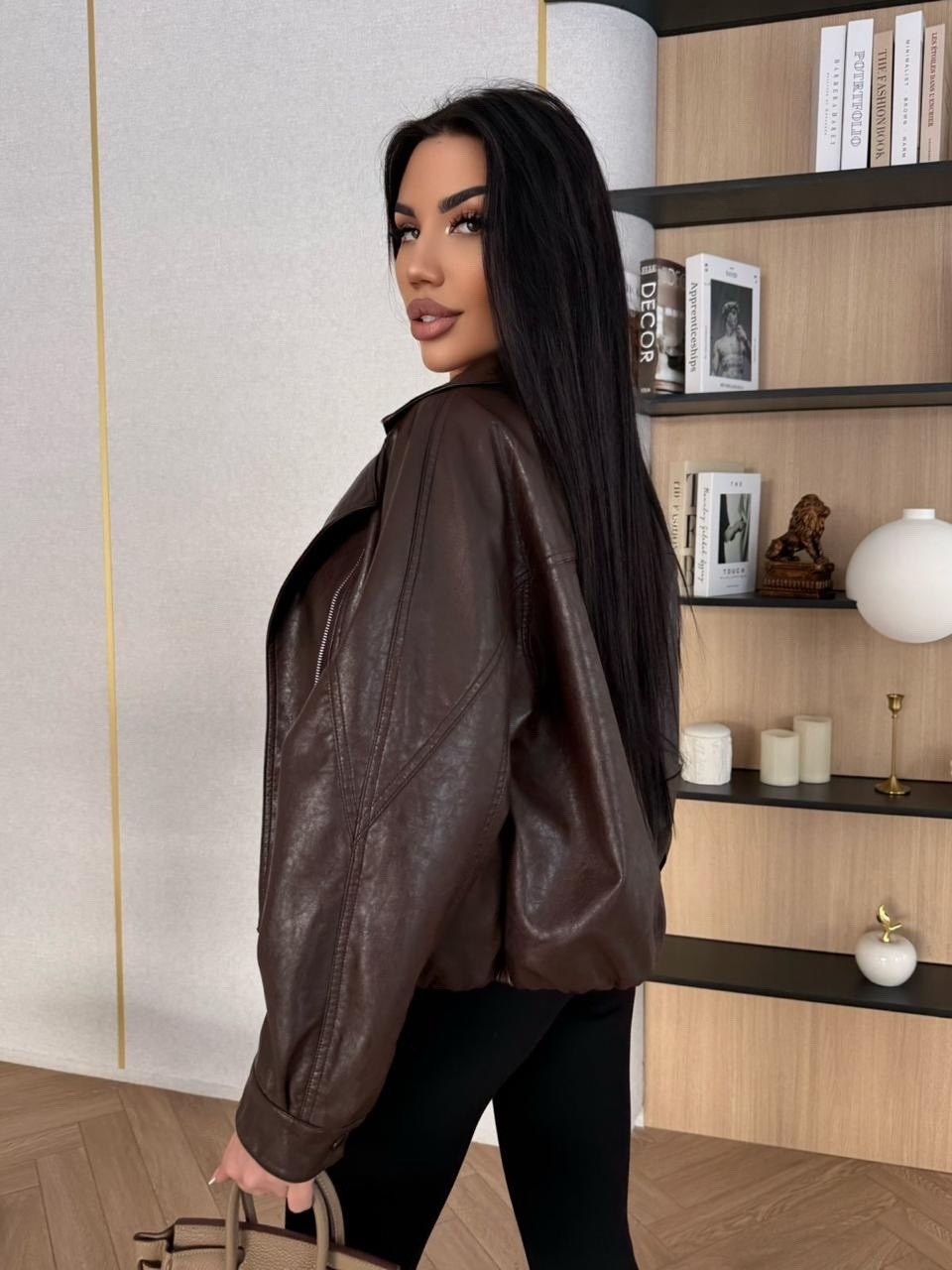 женская куртка кожаная оверсайз короткая okssana firsanova,косуха куртка кожаная оверсайз chauzi,женская кожаная куртка,кожаная куртка,женская куртка кожаная оверсайз короткая oksana firsanova