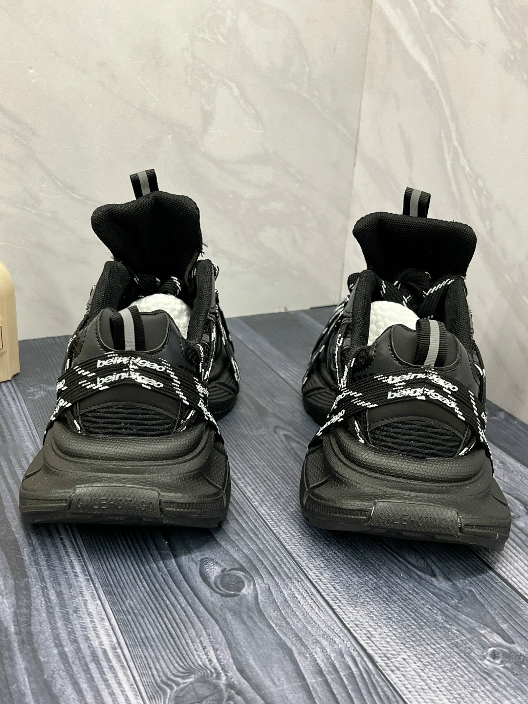 кроссовки 3xl extreme lace массивные на шнуровке balenciaga,кроссовки женские balenciaga,кроссовки balenciaga,кроссовки balenciaga 3 xl,кроссовки баленсиага 3xl