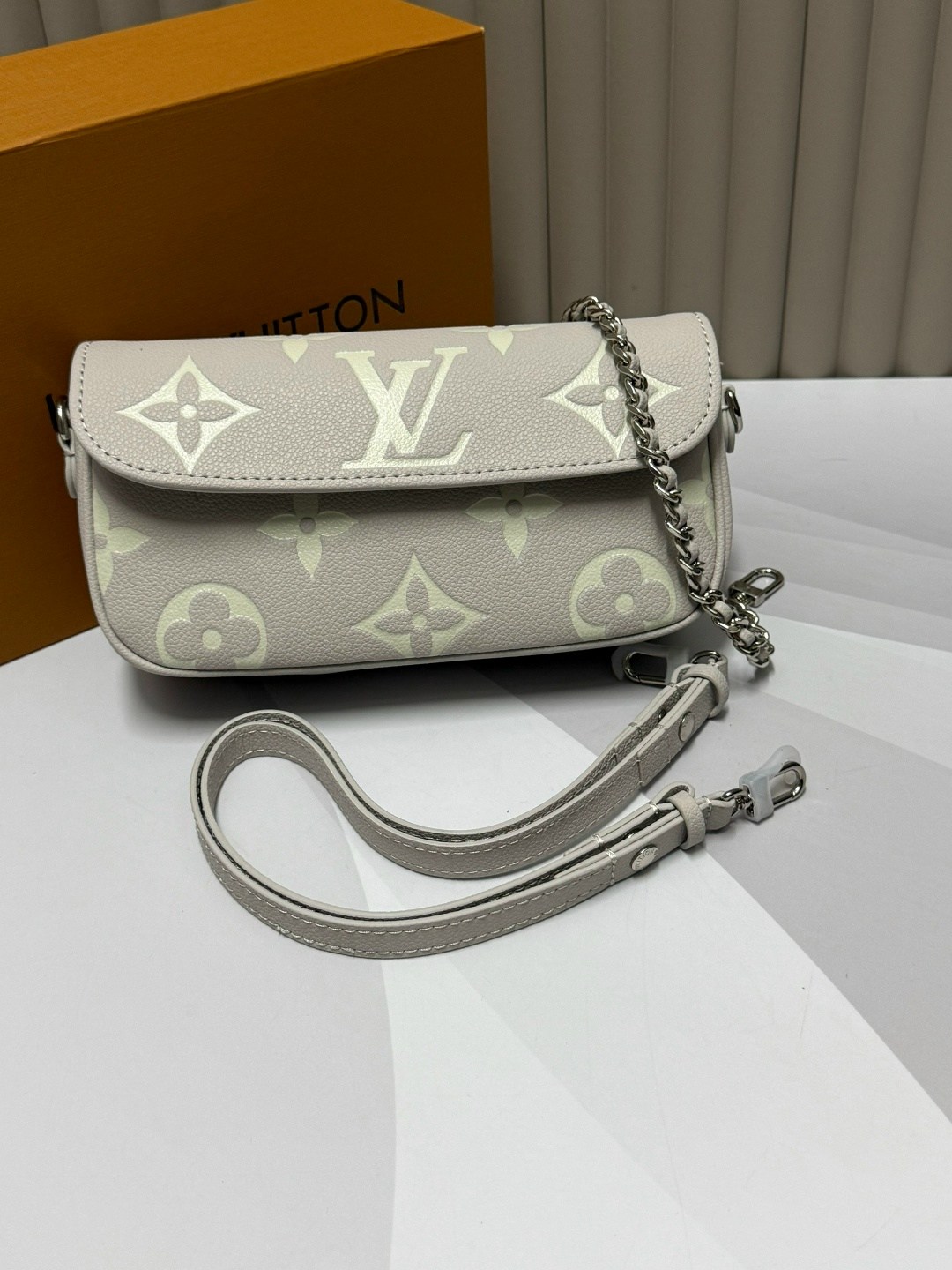 louis vuitton сумка на плечо,сумка женская louis vuitton,сумка louis vuitton,брендовые сумочки,модная женская сумка