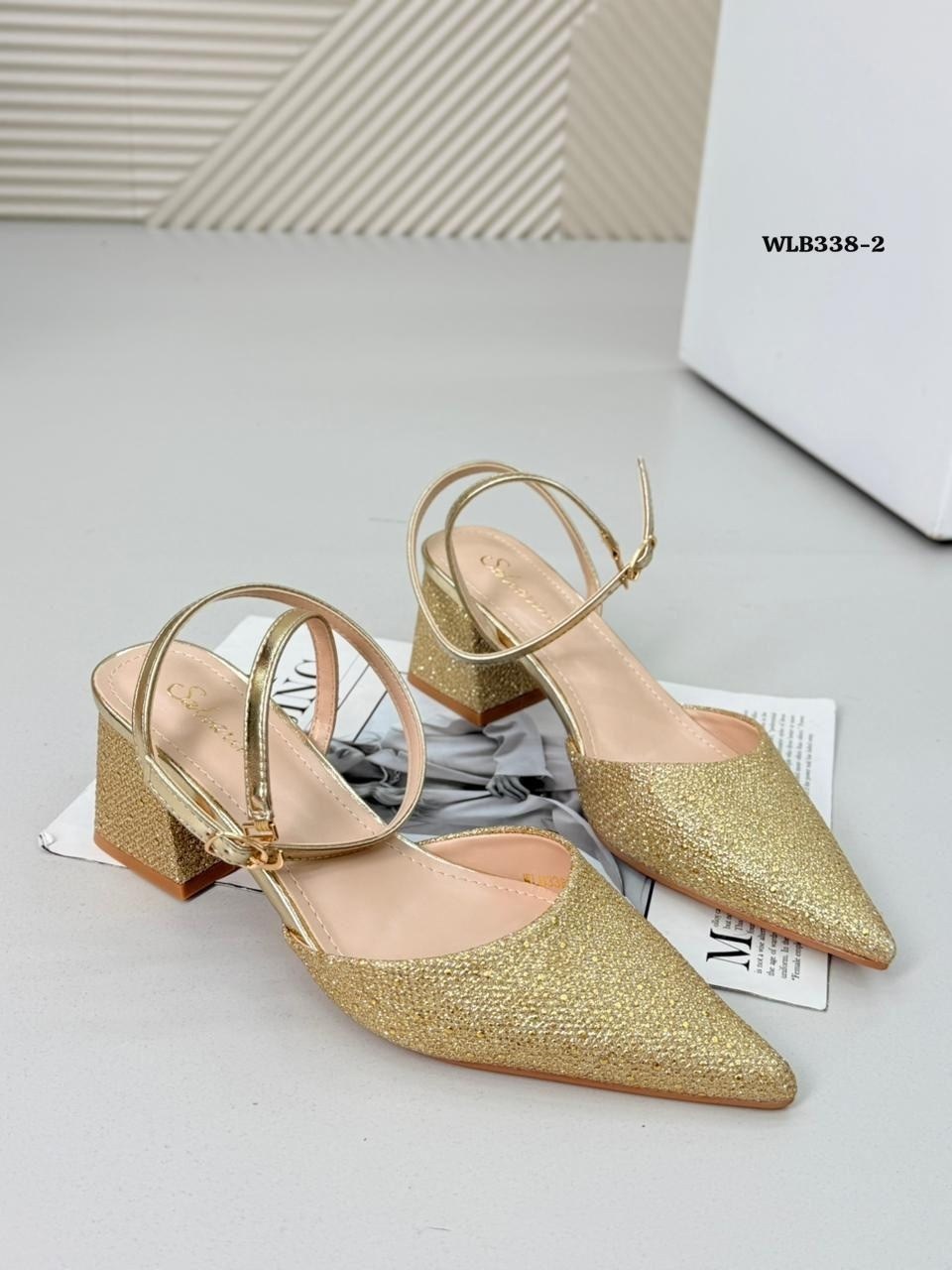 серебряные туфли,серебристые туфли,женские босоножки на квадратном каблуке,,туфли женские