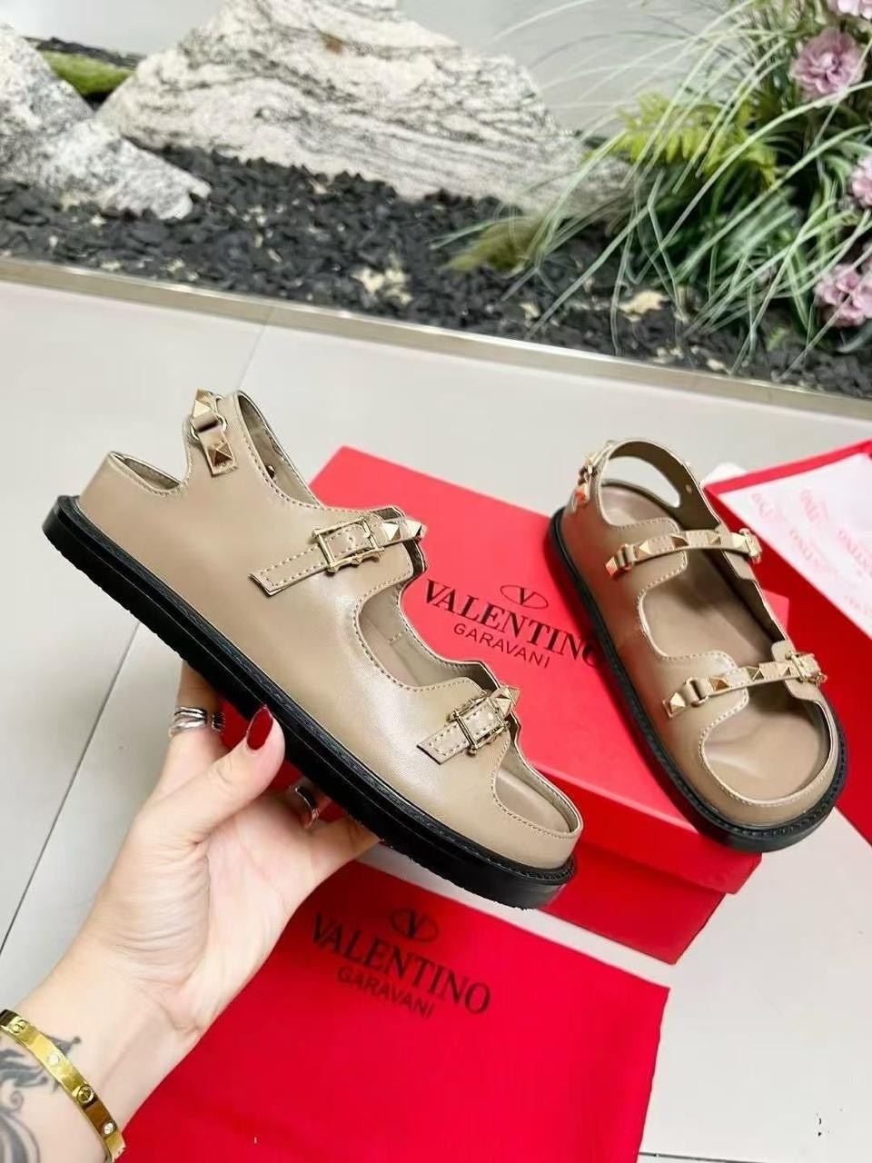сандалии valentino,босоножки valentino,женские сандалии,сандалии,сандалии celine 2026